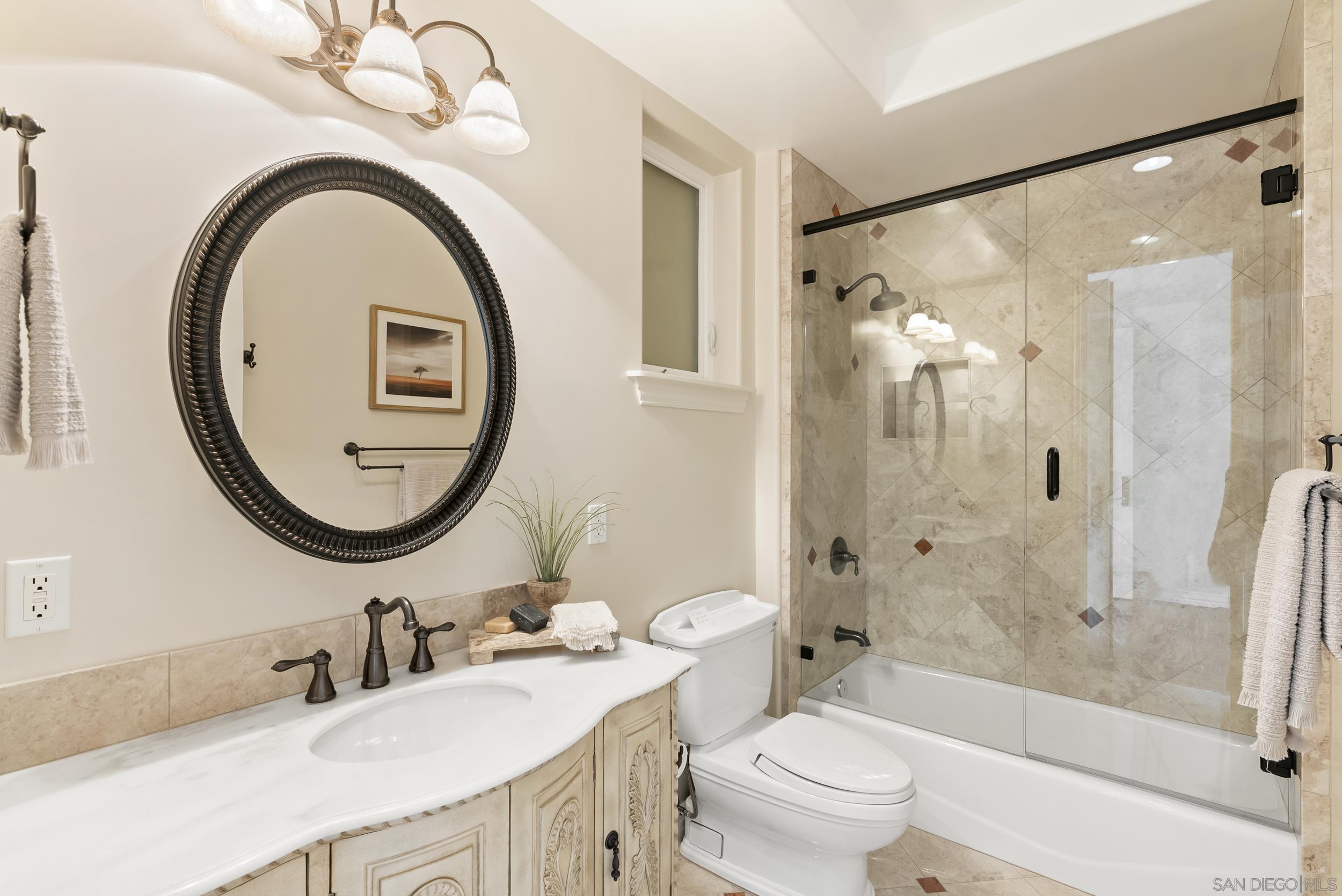 Detail Gallery Image 32 of 66 For 1028  Van Nuys St, San Diego,  CA 92109 - 5 Beds | 4 Baths