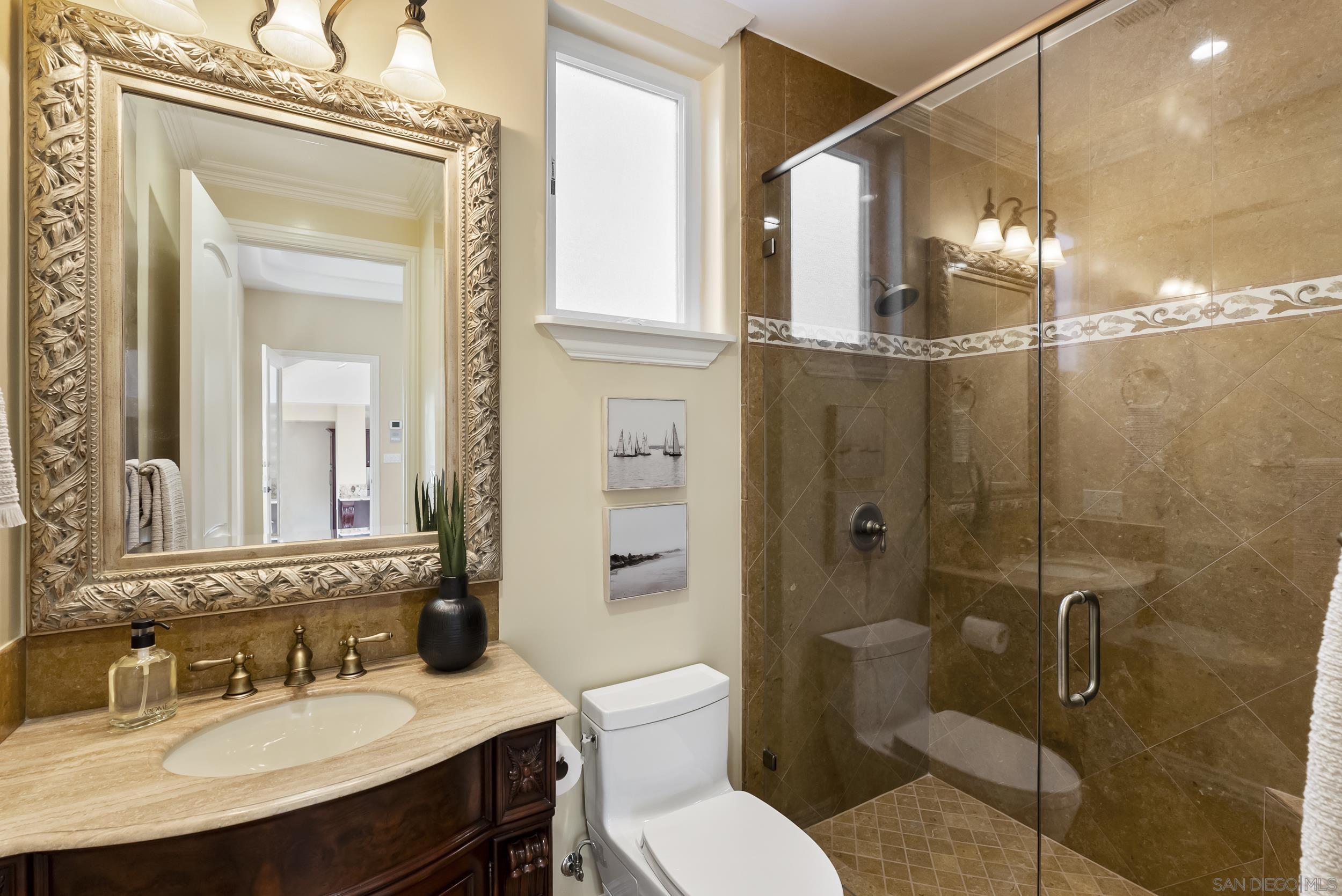 Detail Gallery Image 40 of 66 For 1028  Van Nuys St, San Diego,  CA 92109 - 5 Beds | 4 Baths