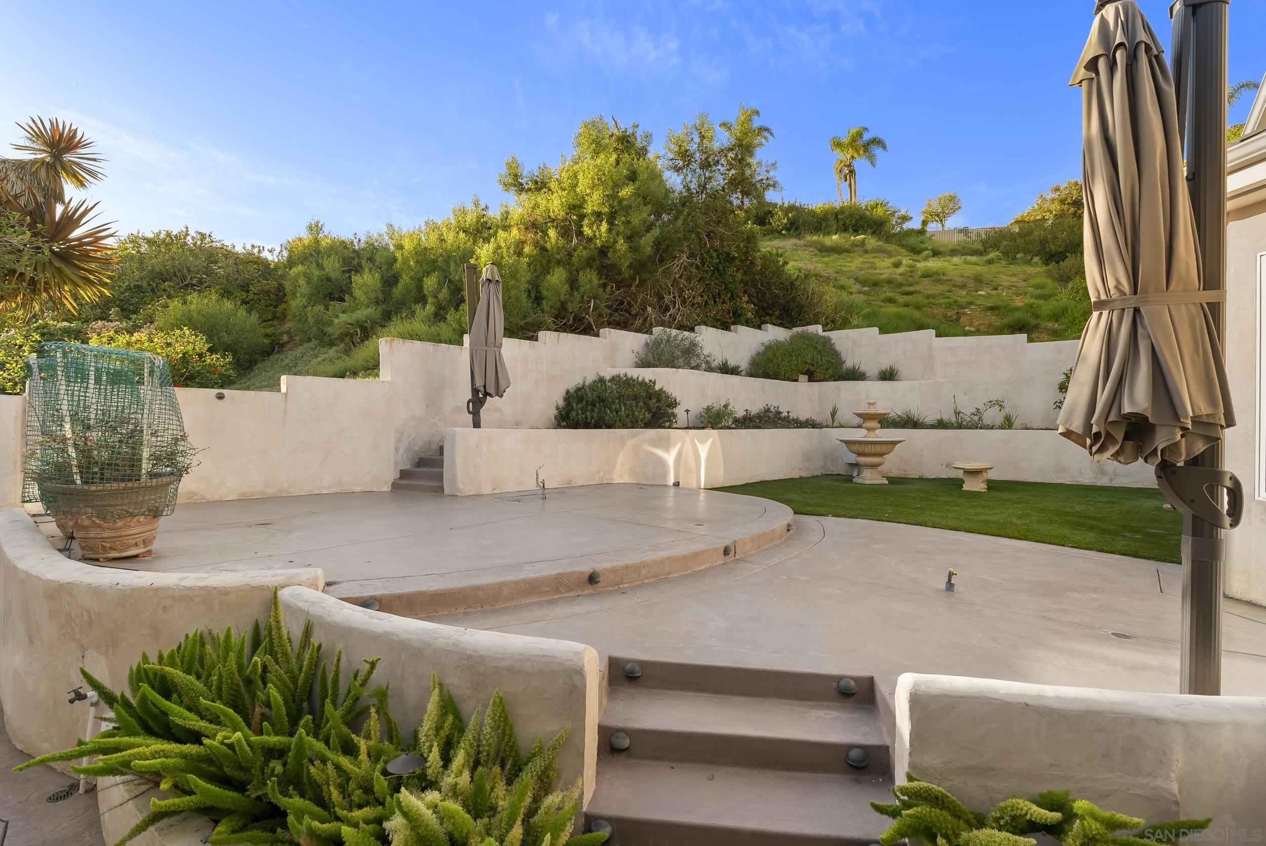 Detail Gallery Image 44 of 66 For 1028  Van Nuys St, San Diego,  CA 92109 - 5 Beds | 4 Baths