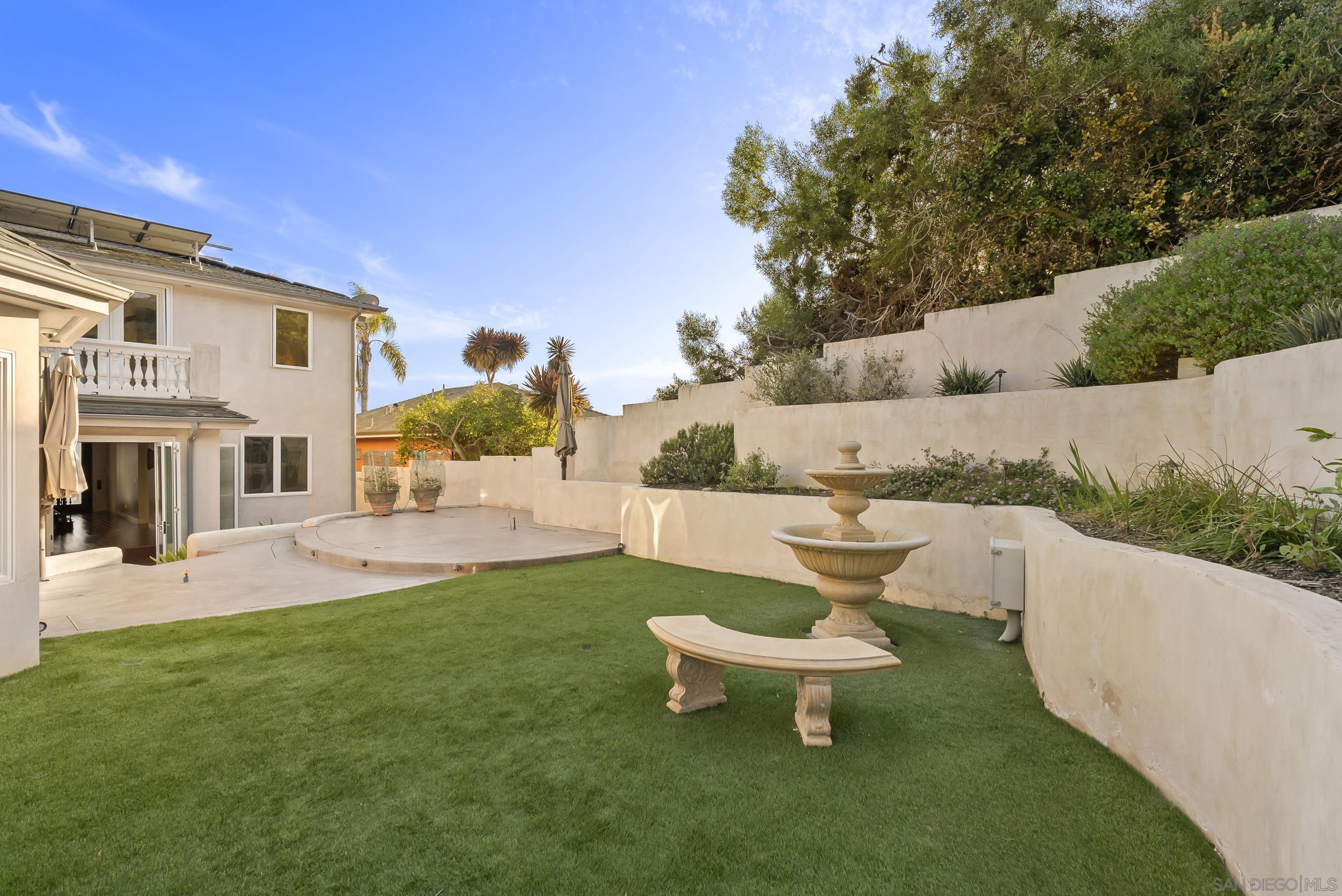 Detail Gallery Image 46 of 66 For 1028  Van Nuys St, San Diego,  CA 92109 - 5 Beds | 4 Baths