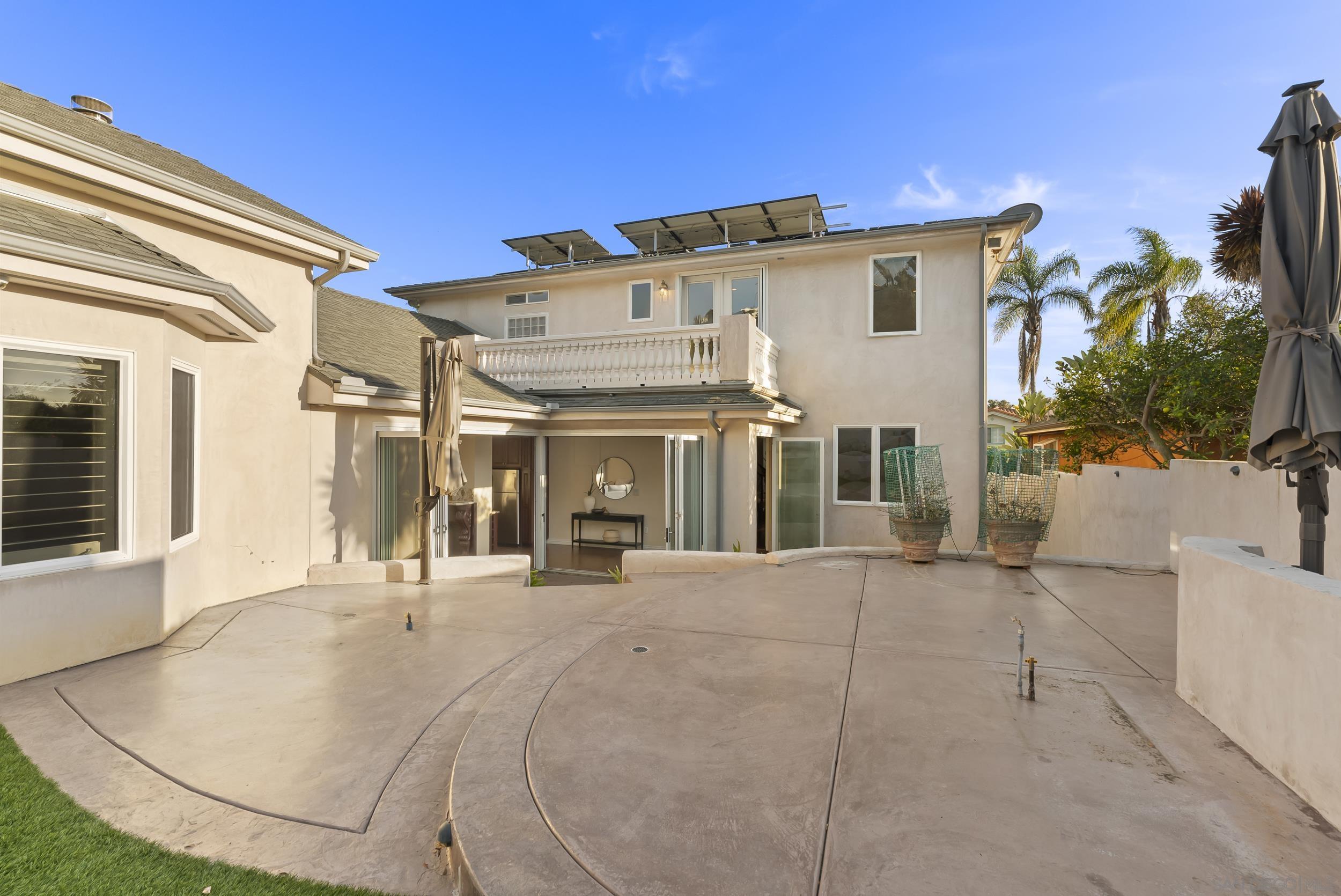 Detail Gallery Image 48 of 66 For 1028  Van Nuys St, San Diego,  CA 92109 - 5 Beds | 4 Baths