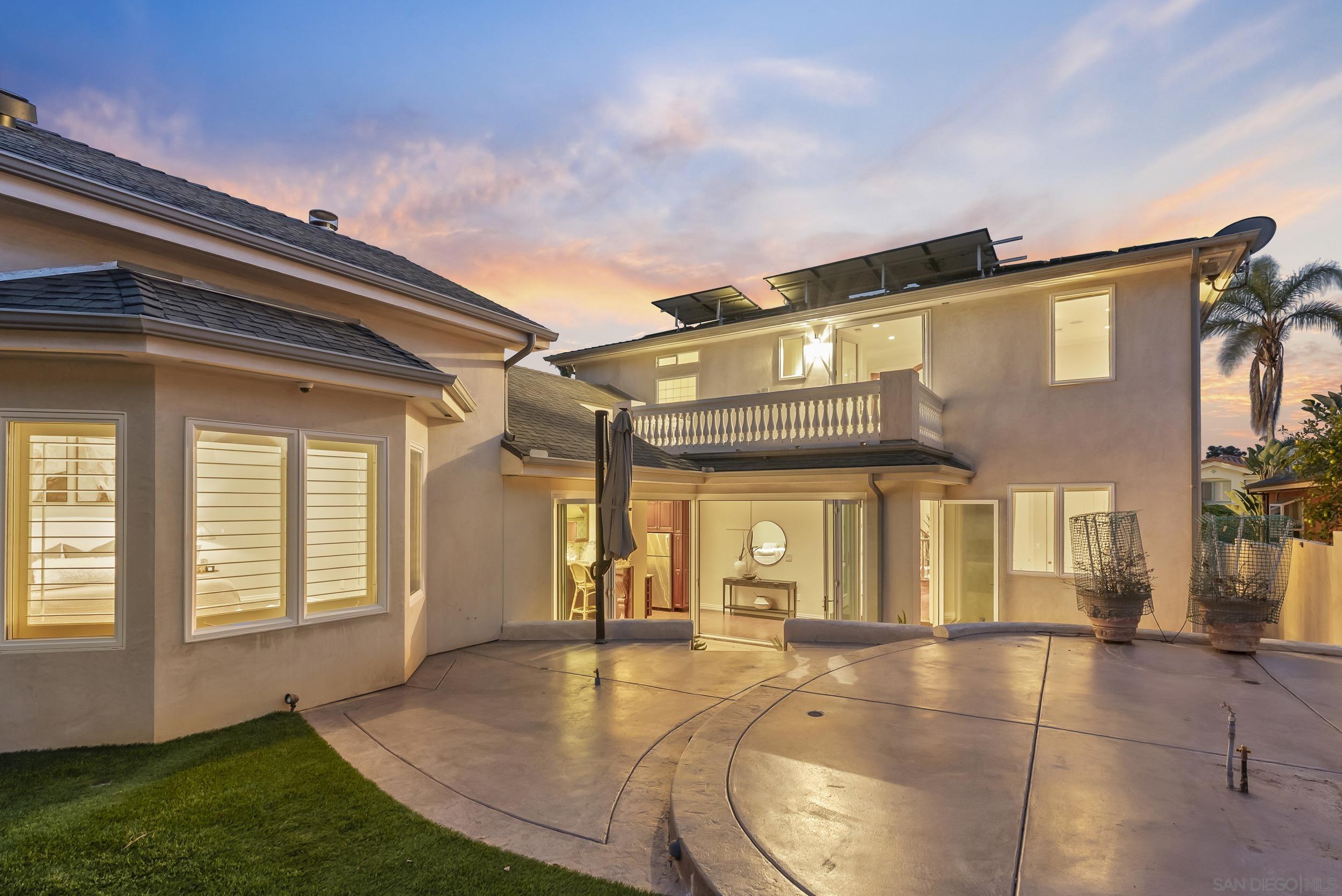 Detail Gallery Image 56 of 66 For 1028  Van Nuys St, San Diego,  CA 92109 - 5 Beds | 4 Baths