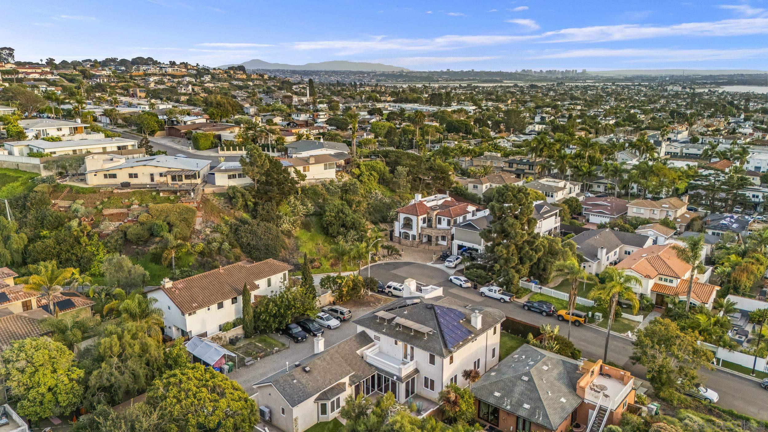 Detail Gallery Image 66 of 66 For 1028  Van Nuys St, San Diego,  CA 92109 - 5 Beds | 4 Baths
