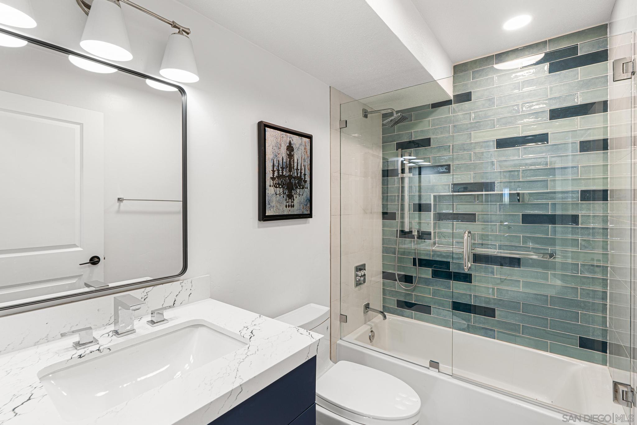 Detail Gallery Image 15 of 20 For 8308  Regents Rd  1f,  San Diego,  CA 92122 - 2 Beds | 2 Baths