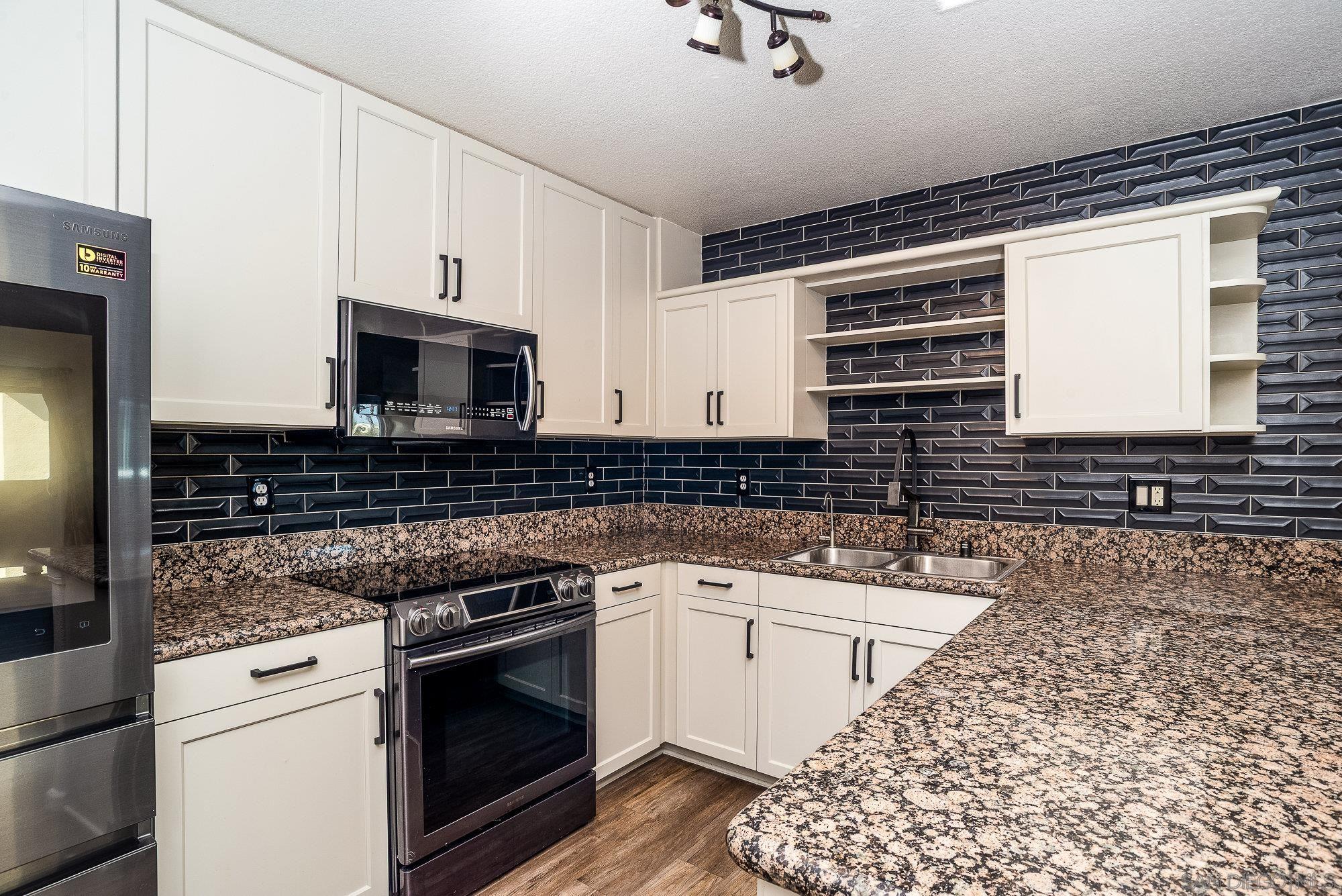 Detail Gallery Image 18 of 36 For 1548  Thomas Ave  #6,  San Diego,  CA 92109 - 2 Beds | 2 Baths