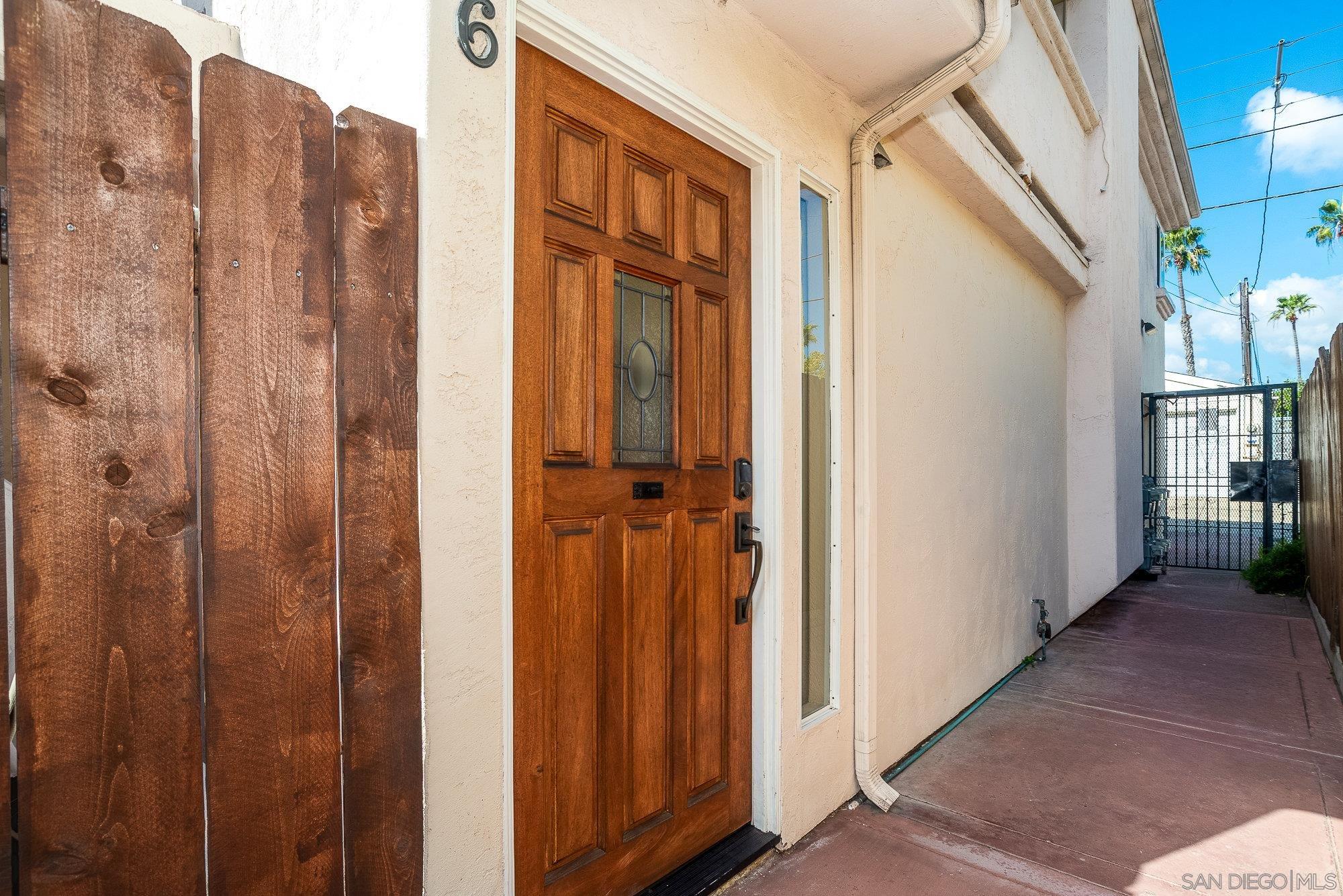 Detail Gallery Image 5 of 36 For 1548  Thomas Ave  #6,  San Diego,  CA 92109 - 2 Beds | 2 Baths