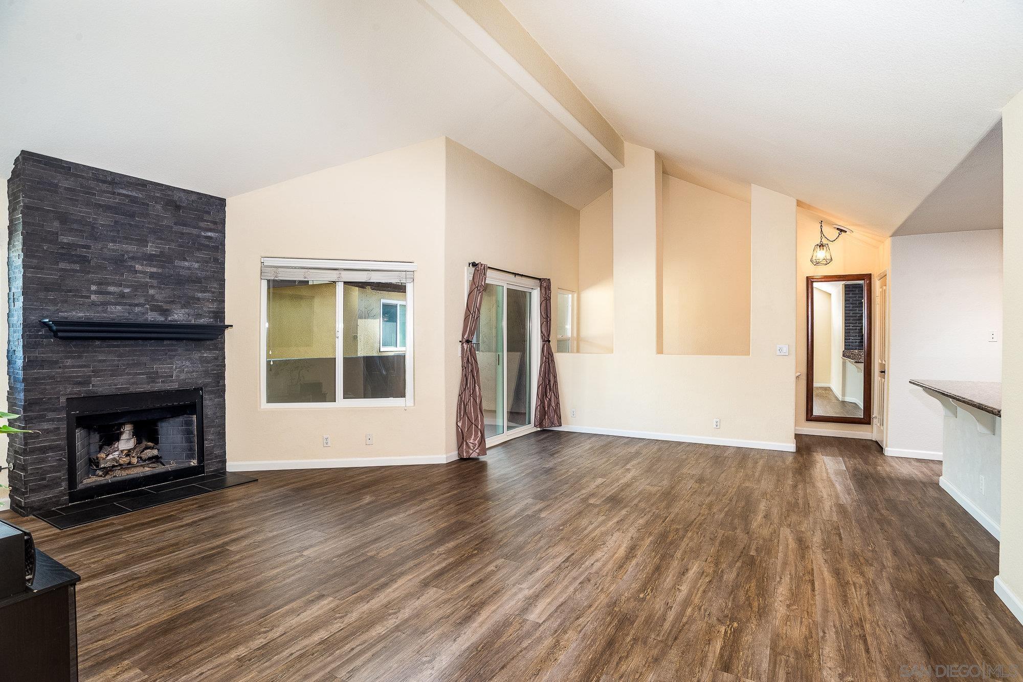 Detail Gallery Image 10 of 36 For 1548  Thomas Ave  #6,  San Diego,  CA 92109 - 2 Beds | 2 Baths