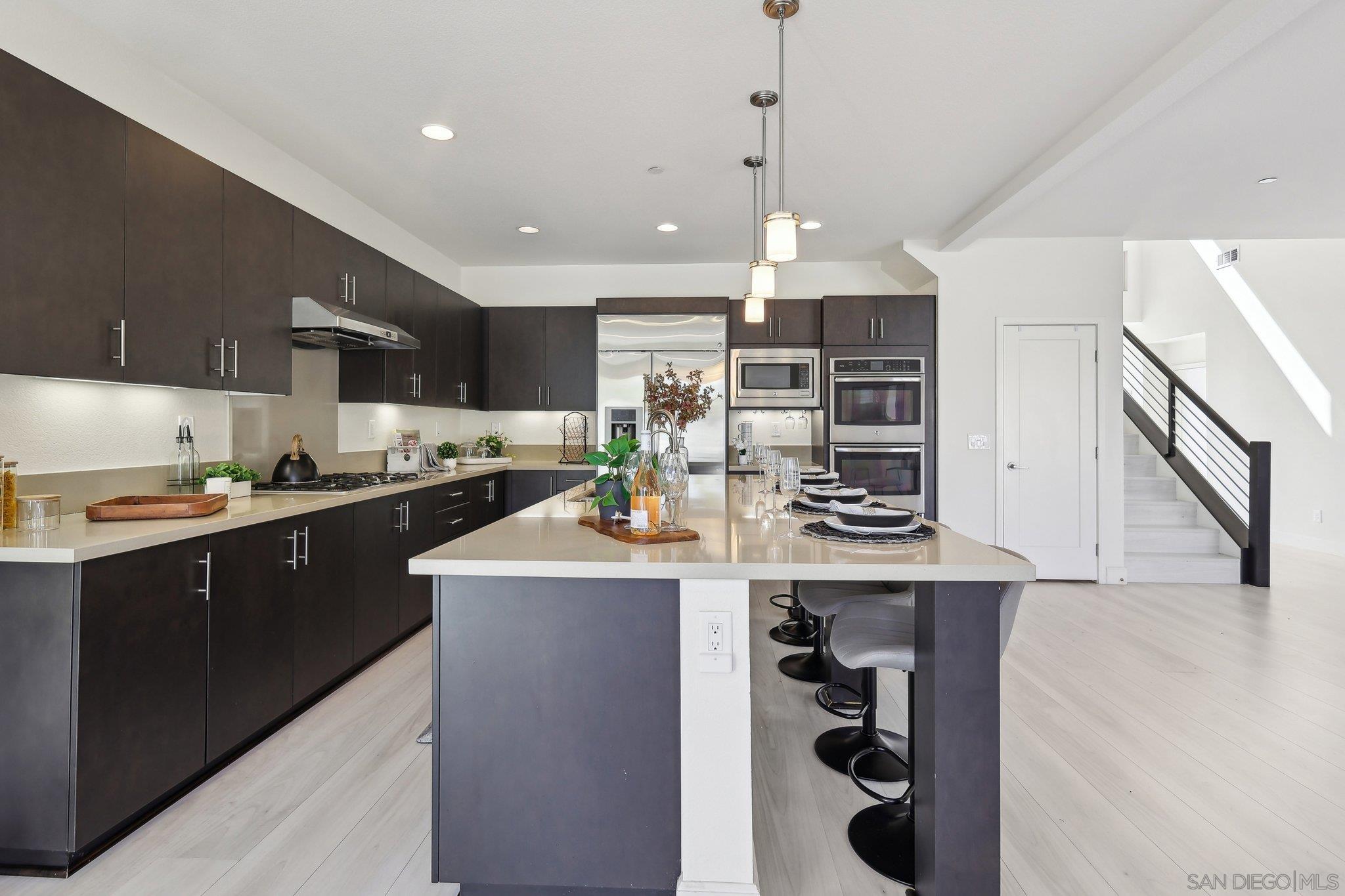 Detail Gallery Image 8 of 35 For 5970  Shaw Lopez Row, San Diego,  CA 92121 - 4 Beds | 3/1 Baths