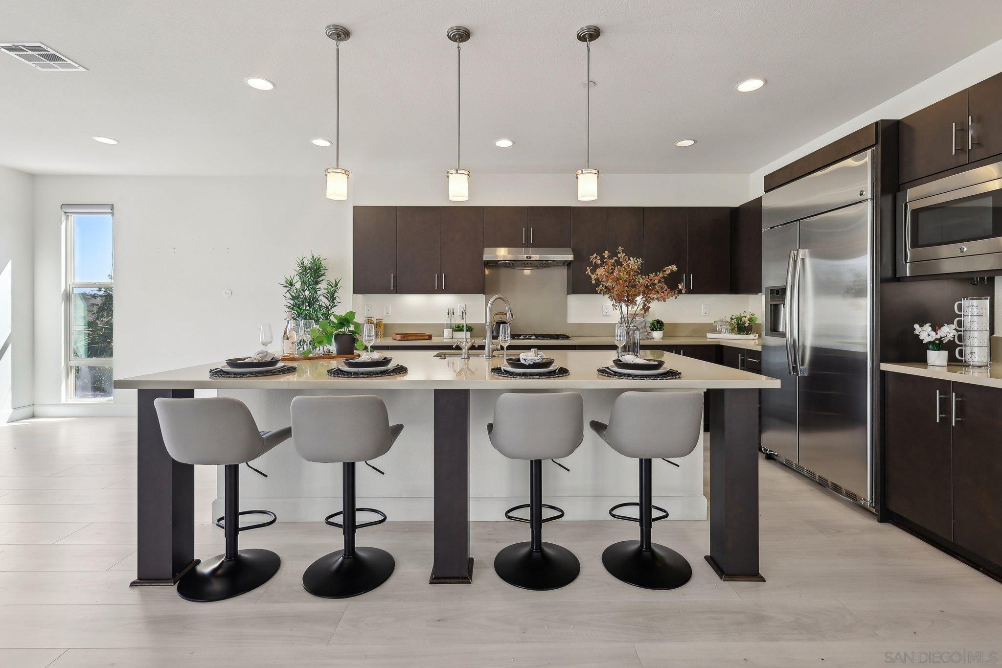 Detail Gallery Image 9 of 35 For 5970  Shaw Lopez Row, San Diego,  CA 92121 - 4 Beds | 3/1 Baths