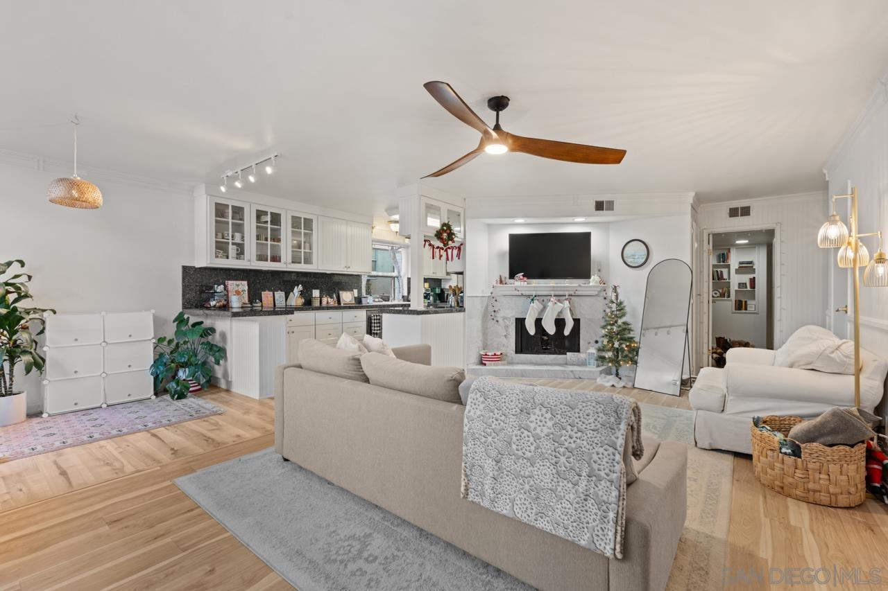 Front Image Thumbnail for SD260003363