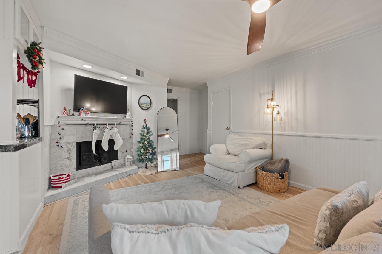 Detail Gallery Image 3 of 50 For 3821  Basilone St  #2,  San Diego,  CA 92110 - 3 Beds | 2 Baths