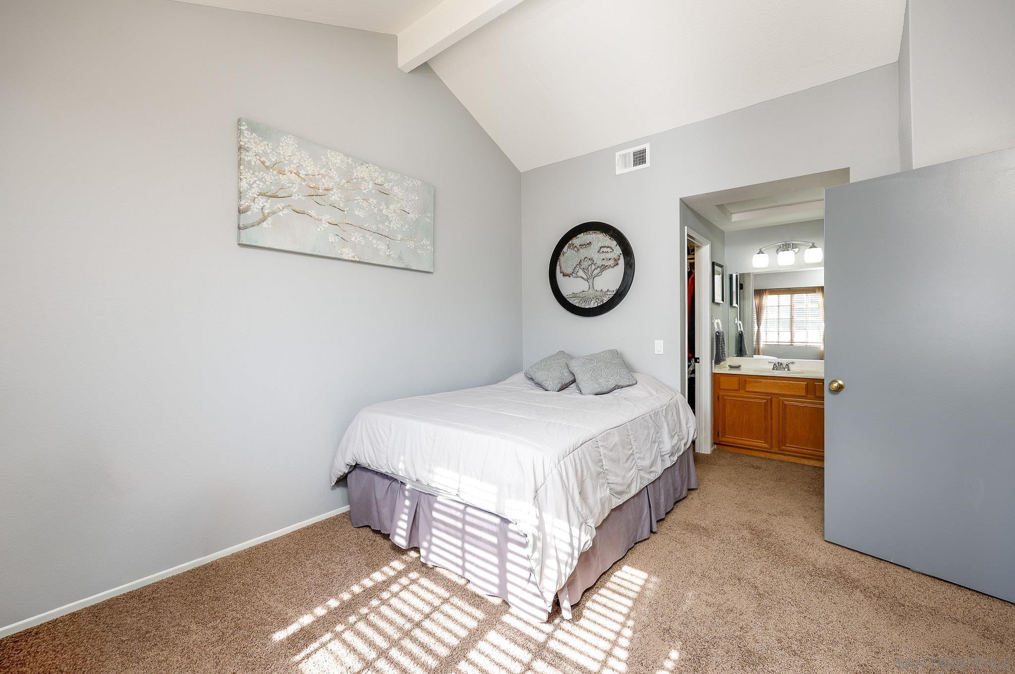 Detail Gallery Image 23 of 39 For 750  Breeze Hill Rd  #100,  Vista,  CA 92081 - 2 Beds | 2/1 Baths