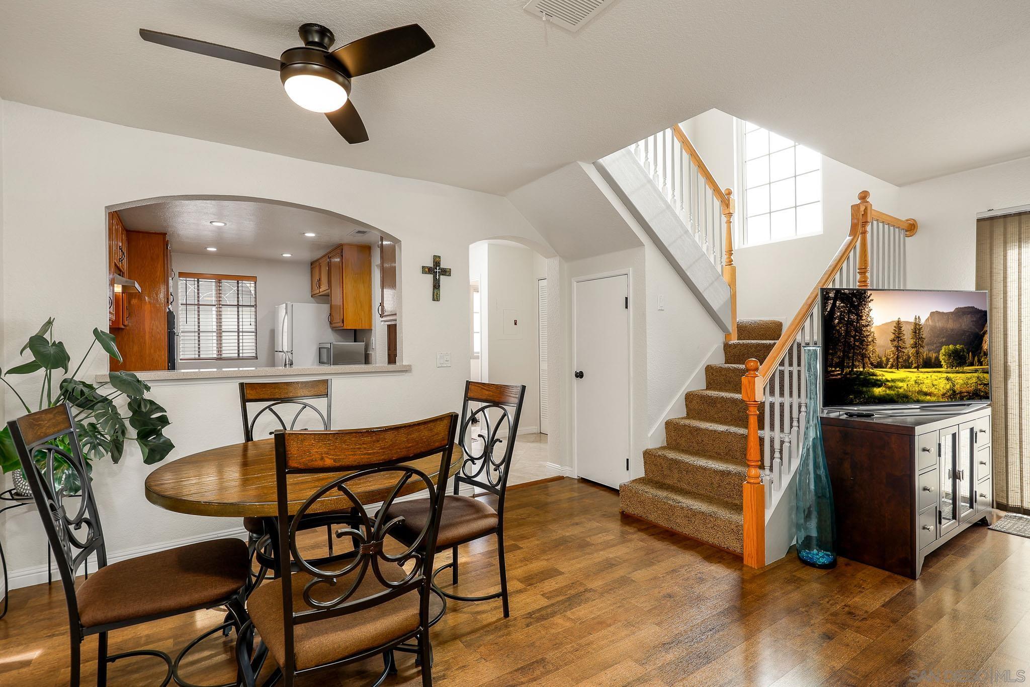 Detail Gallery Image 7 of 39 For 750  Breeze Hill Rd  #100,  Vista,  CA 92081 - 2 Beds | 2/1 Baths