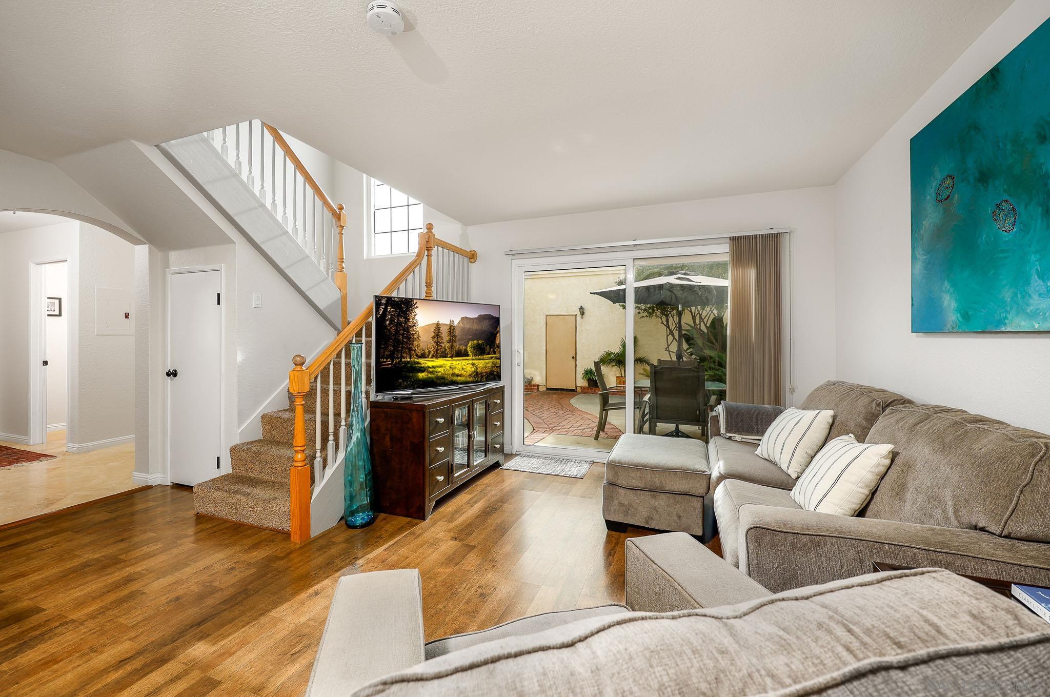 Detail Gallery Image 8 of 39 For 750  Breeze Hill Rd  #100,  Vista,  CA 92081 - 2 Beds | 2/1 Baths