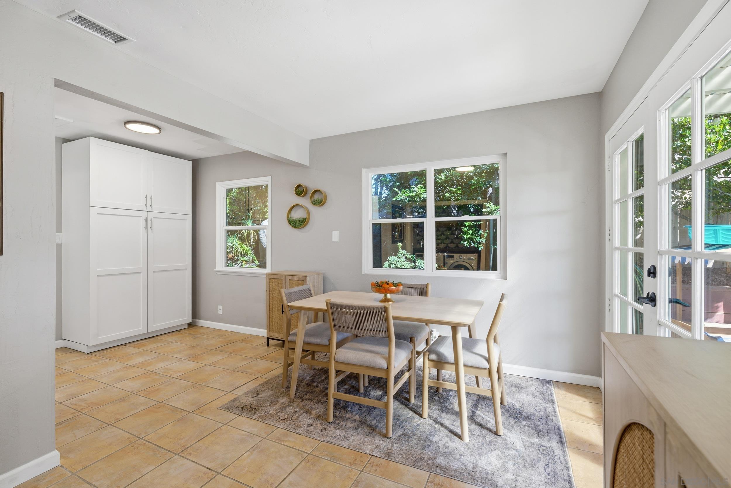 Detail Gallery Image 12 of 42 For 135  E 10th, Escondido,  CA 92025 - 3 Beds | 2 Baths