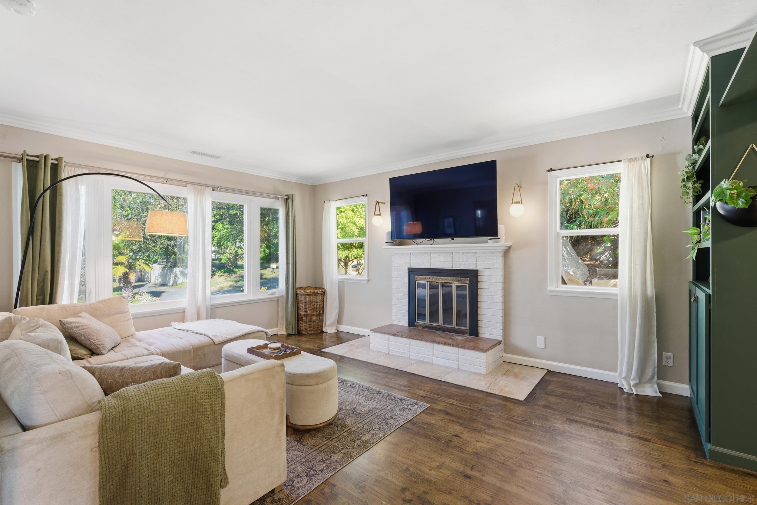 Detail Gallery Image 4 of 42 For 135  E 10th, Escondido,  CA 92025 - 3 Beds | 2 Baths