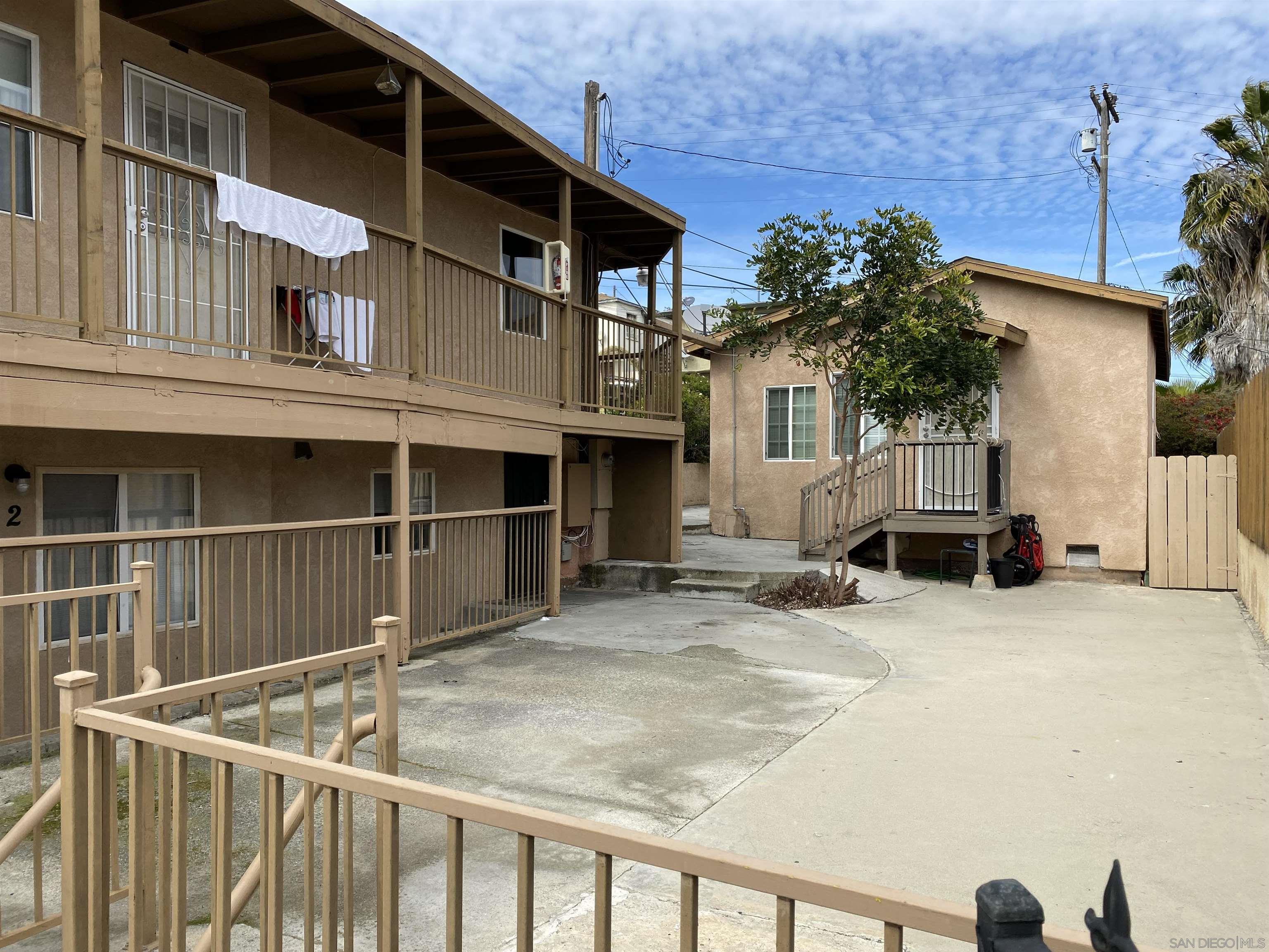 Detail Gallery Image 4 of 11 For 2762  Market St, San Diego,  CA 92102 - – Beds | – Baths