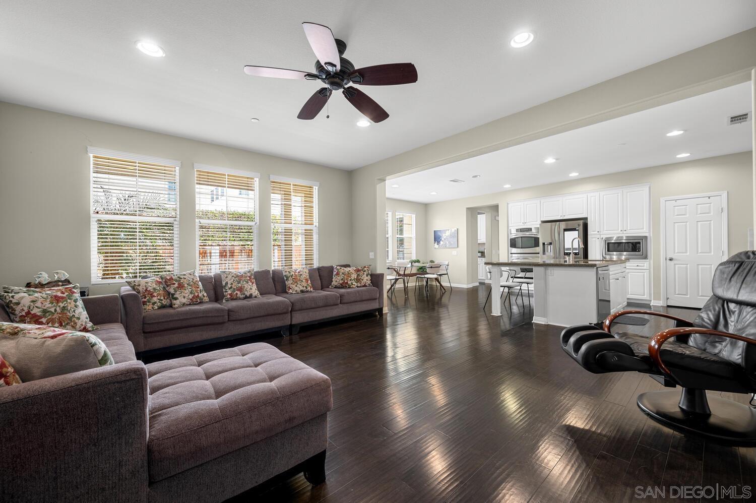 Front Image Thumbnail for SD260003367