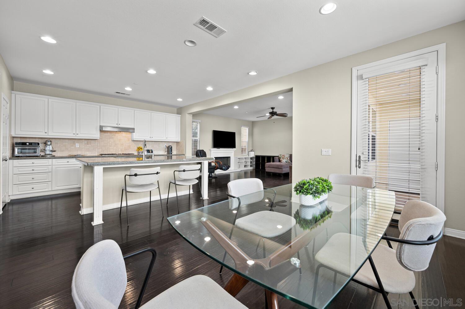 Detail Gallery Image 13 of 71 For 17314  Eagle Canyon Pl, San Diego,  CA 92127 - 4 Beds | 4/1 Baths