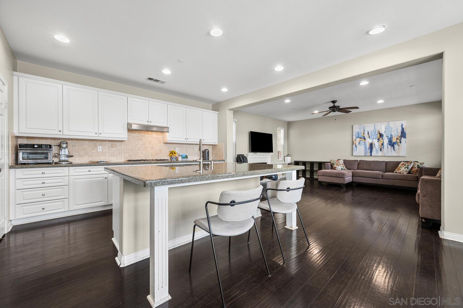 Detail Gallery Image 14 of 71 For 17314  Eagle Canyon Pl, San Diego,  CA 92127 - 4 Beds | 4/1 Baths