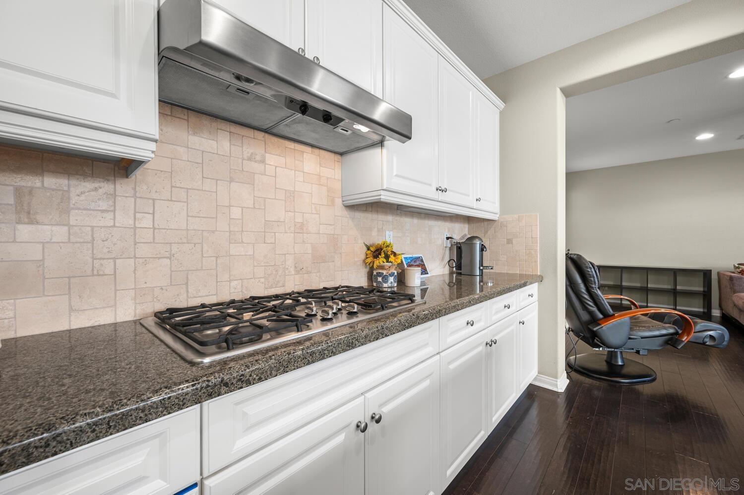 Detail Gallery Image 16 of 71 For 17314  Eagle Canyon Pl, San Diego,  CA 92127 - 4 Beds | 4/1 Baths