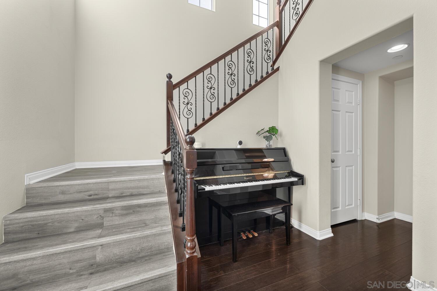 Detail Gallery Image 27 of 71 For 17314  Eagle Canyon Pl, San Diego,  CA 92127 - 4 Beds | 4/1 Baths