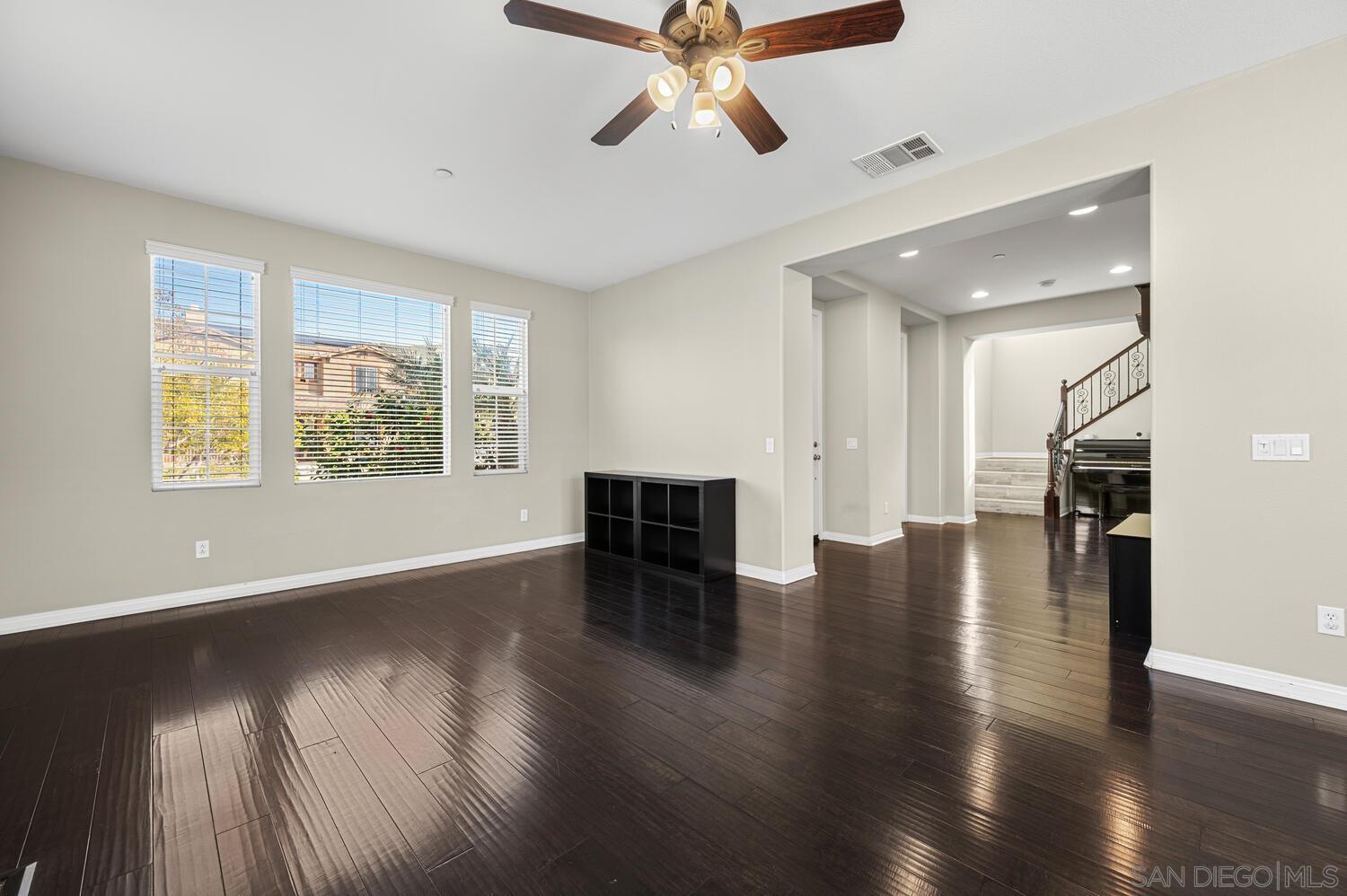 Detail Gallery Image 5 of 71 For 17314  Eagle Canyon Pl, San Diego,  CA 92127 - 4 Beds | 4/1 Baths