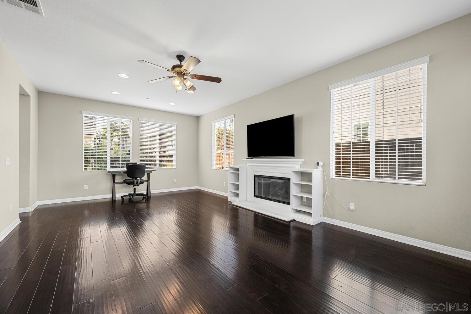 Detail Gallery Image 6 of 71 For 17314  Eagle Canyon Pl, San Diego,  CA 92127 - 4 Beds | 4/1 Baths