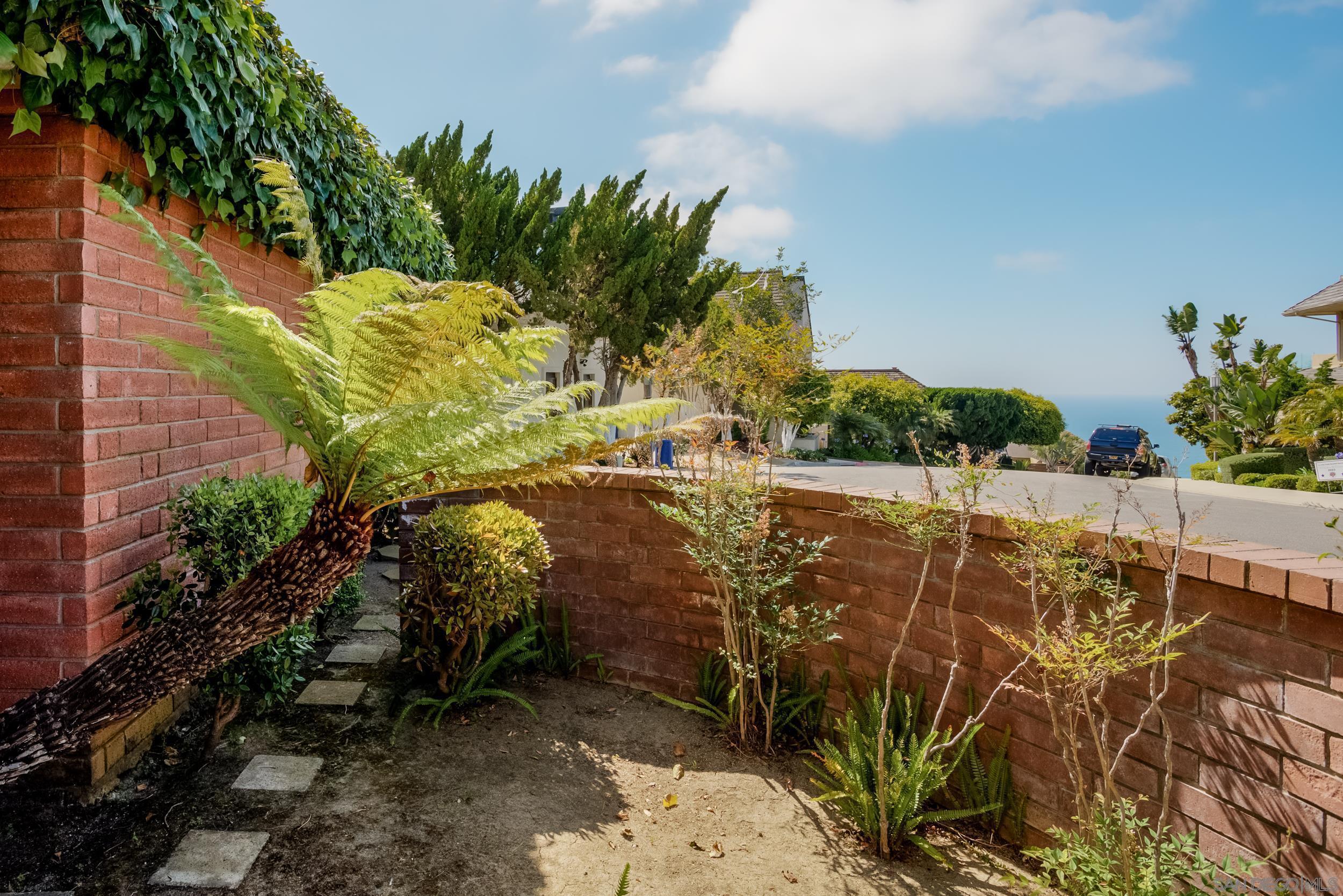 Detail Gallery Image 8 of 26 For 7415  Caminito Rialto, La Jolla,  CA 92037 - 3 Beds | 2 Baths