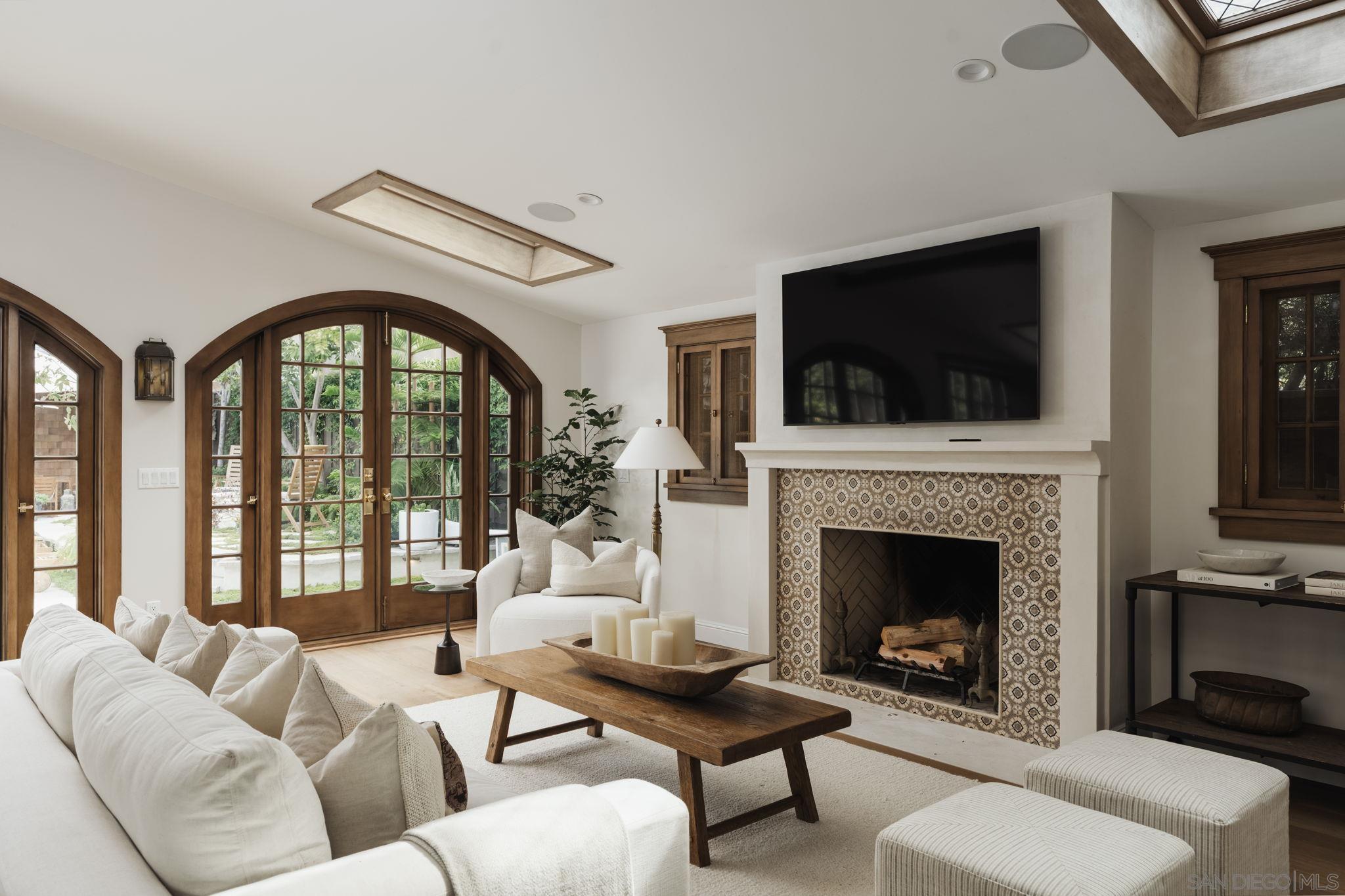 Detail Gallery Image 11 of 63 For 660  Margarita, Coronado,  CA 92118 - 4 Beds | 3/2 Baths