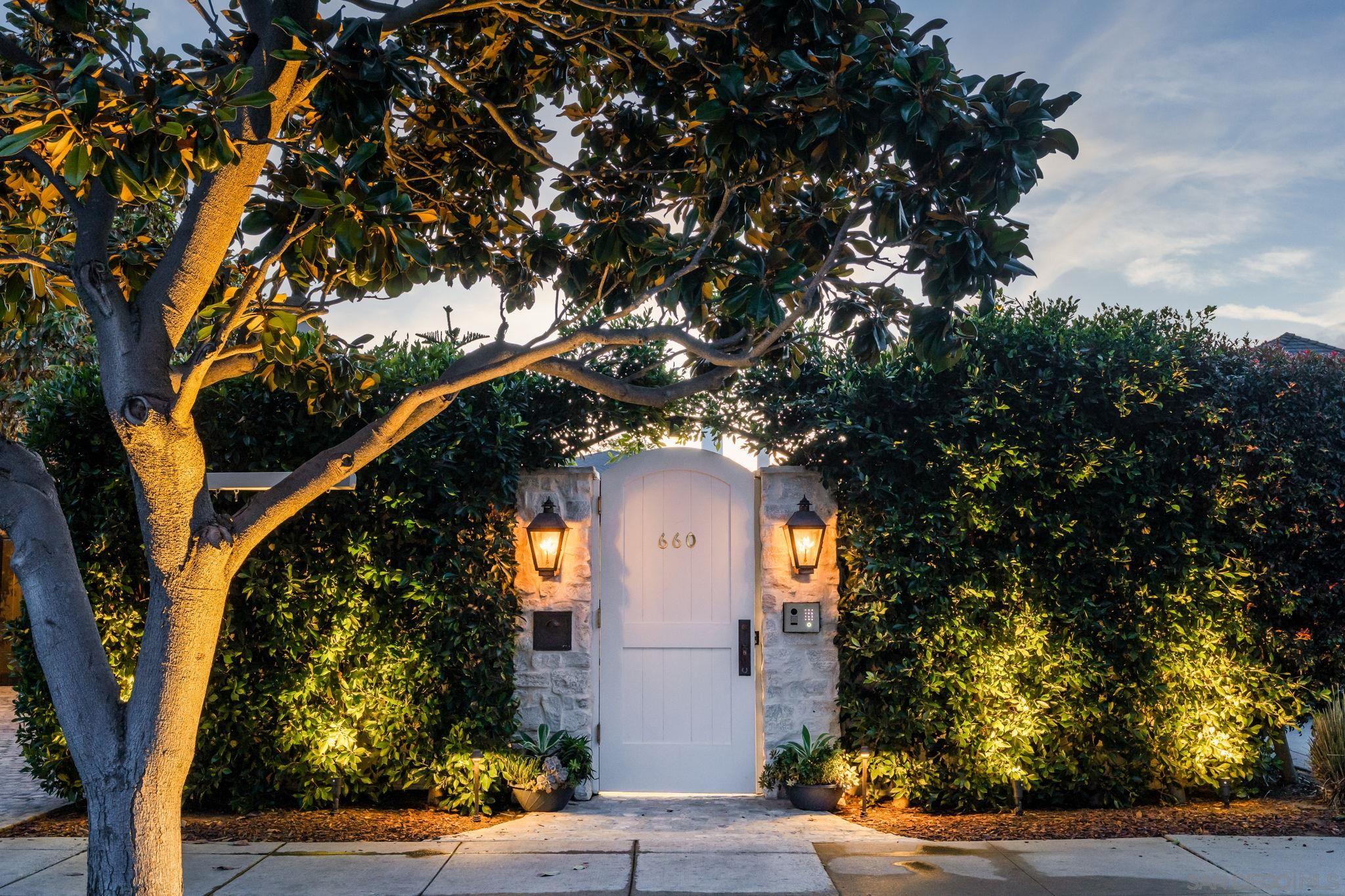 Detail Gallery Image 4 of 63 For 660  Margarita, Coronado,  CA 92118 - 4 Beds | 3/2 Baths