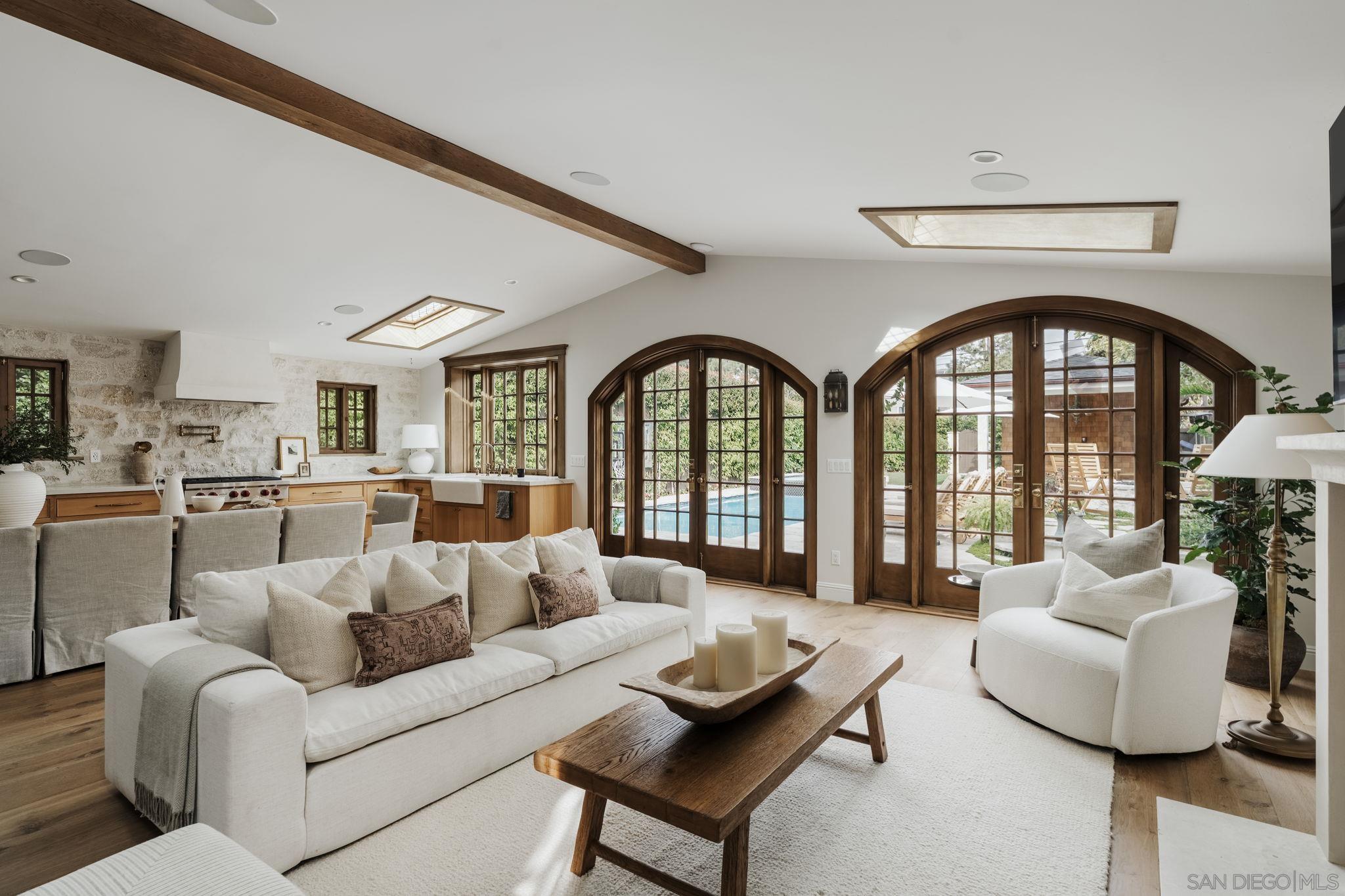 Detail Gallery Image 10 of 63 For 660  Margarita, Coronado,  CA 92118 - 4 Beds | 3/2 Baths