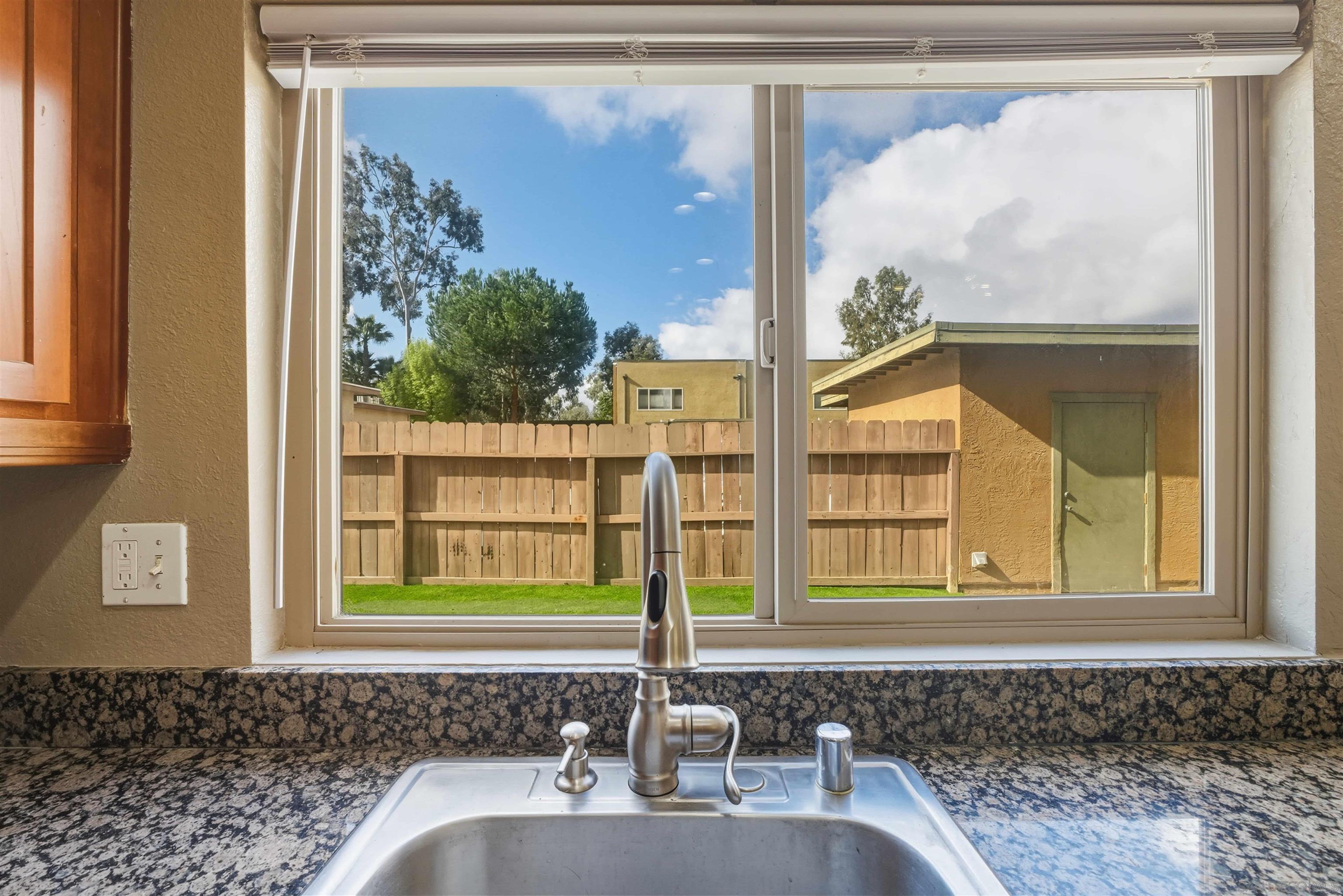 Detail Gallery Image 9 of 26 For 1415 N Broadway  a,  Escondido,  CA 92026 - 2 Beds | 2 Baths