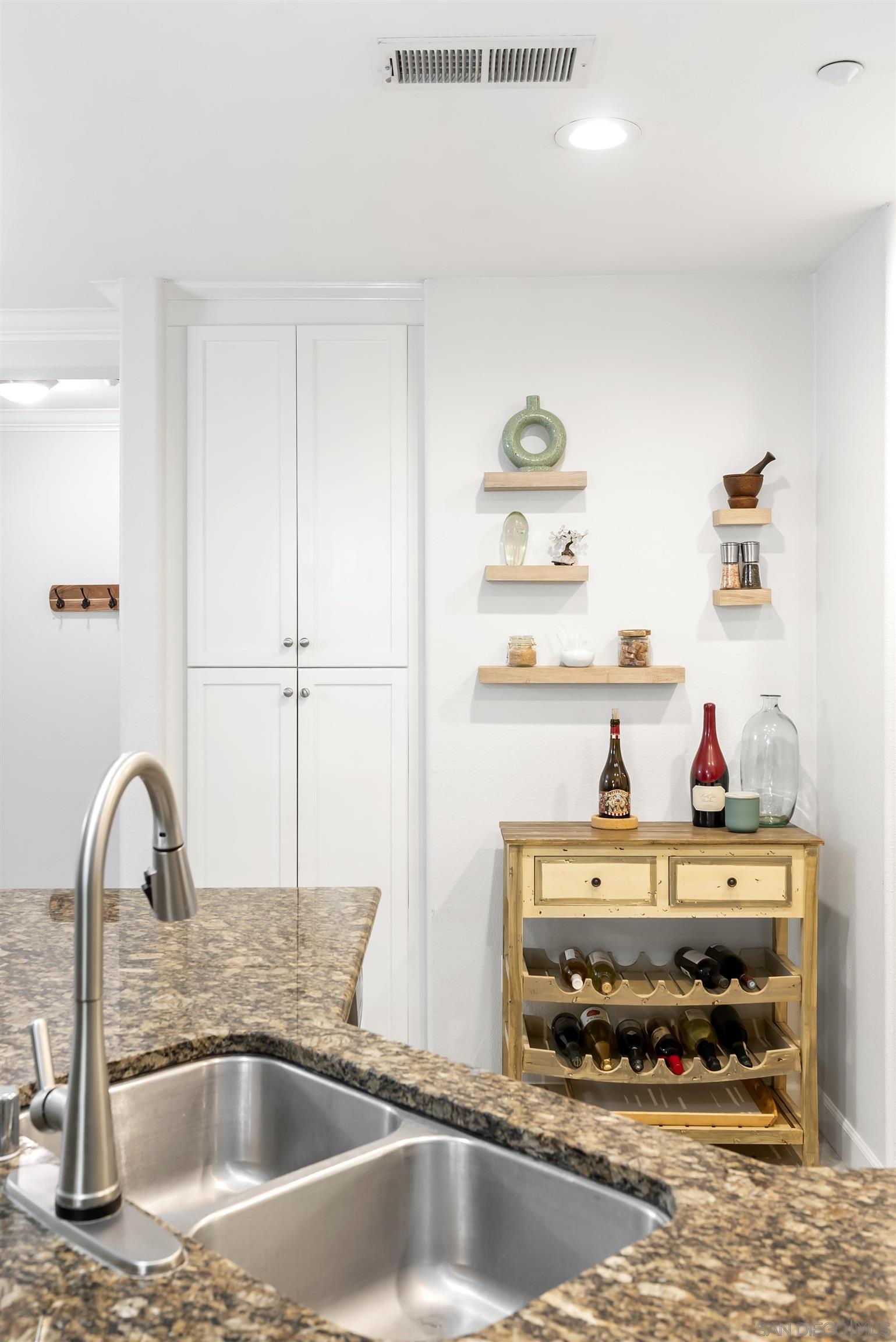 Detail Gallery Image 7 of 36 For 1021  Costa Pacifica Way  #2112,  Oceanside,  CA 92054 - 2 Beds | 2 Baths