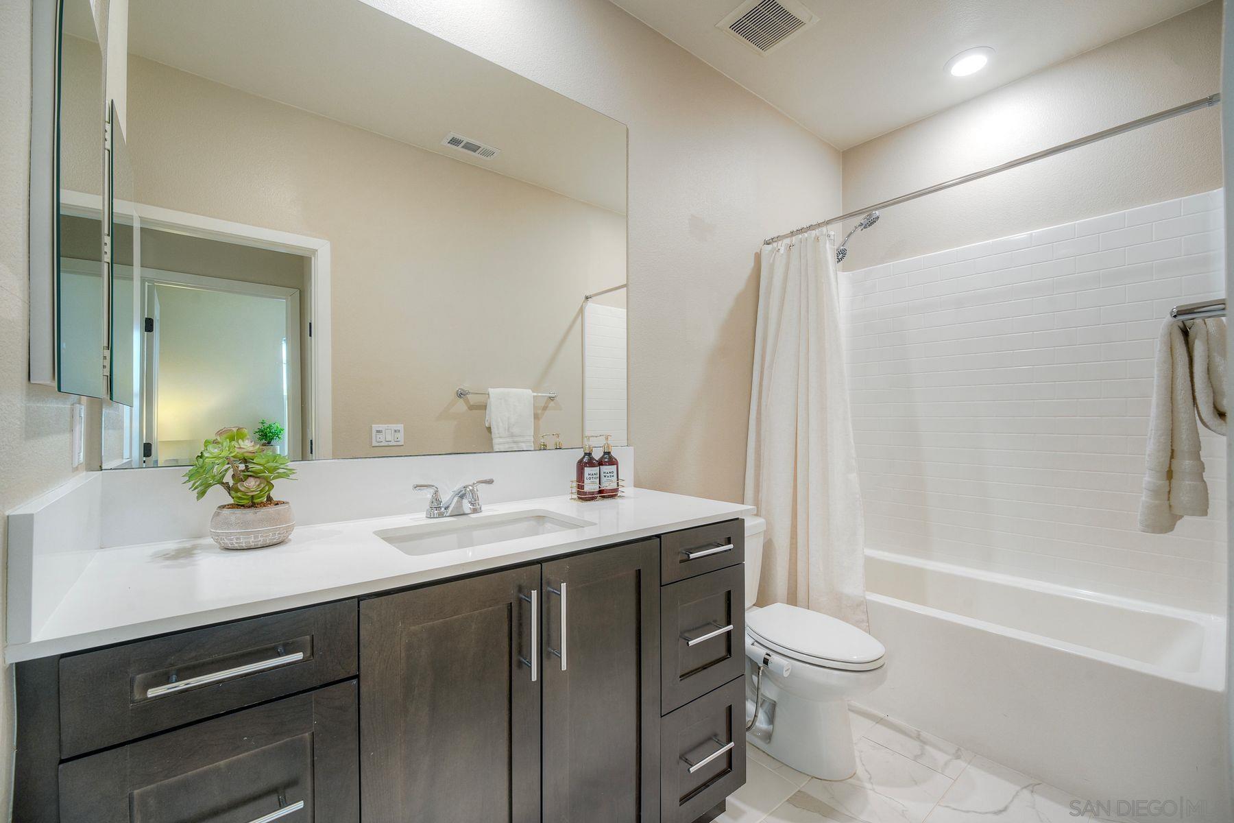 Detail Gallery Image 13 of 35 For 10854  Everly Way, San Diego,  CA 92129 - 4 Beds | 3 Baths