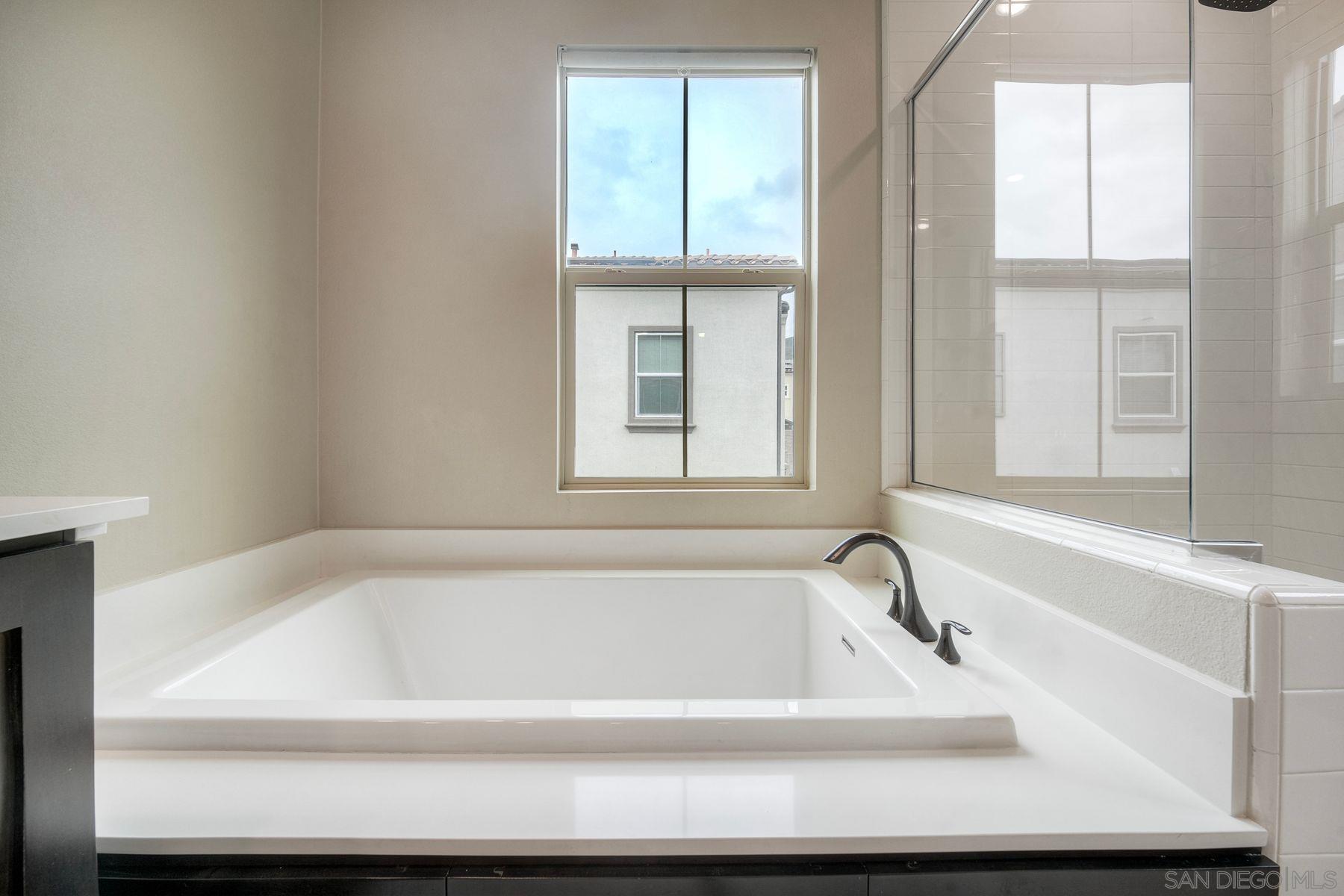 Detail Gallery Image 20 of 35 For 10854  Everly Way, San Diego,  CA 92129 - 4 Beds | 3 Baths