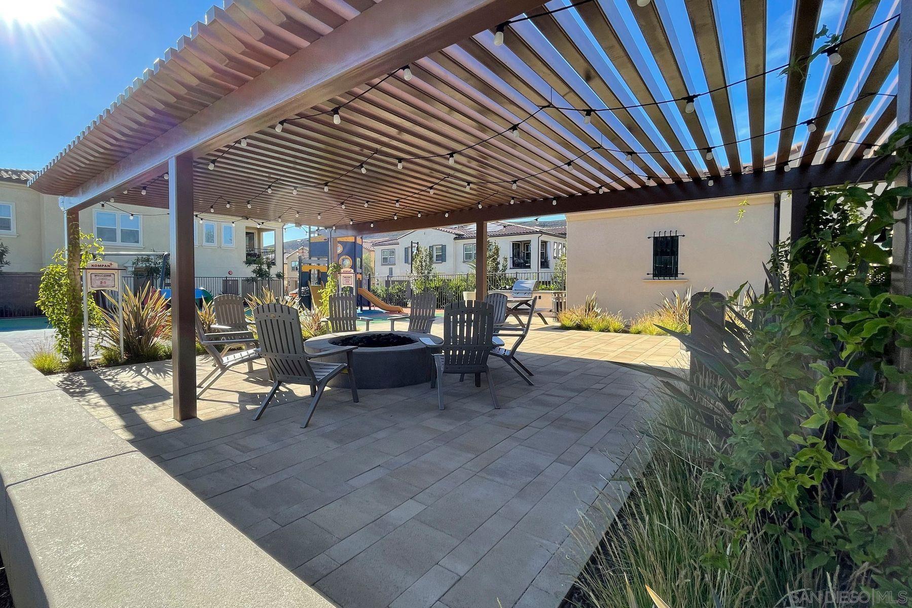 Detail Gallery Image 31 of 35 For 10854  Everly Way, San Diego,  CA 92129 - 4 Beds | 3 Baths