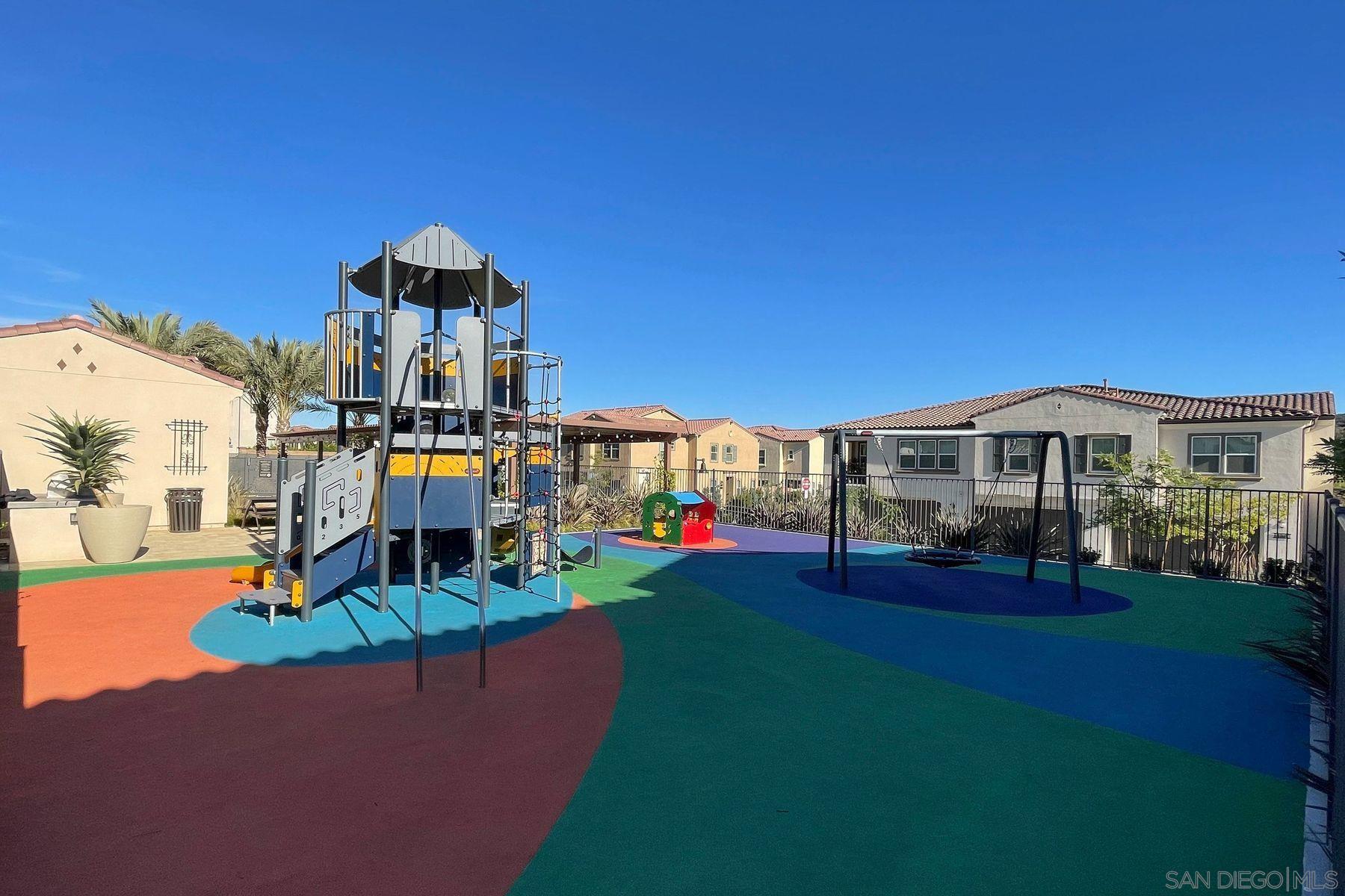 Detail Gallery Image 32 of 35 For 10854  Everly Way, San Diego,  CA 92129 - 4 Beds | 3 Baths