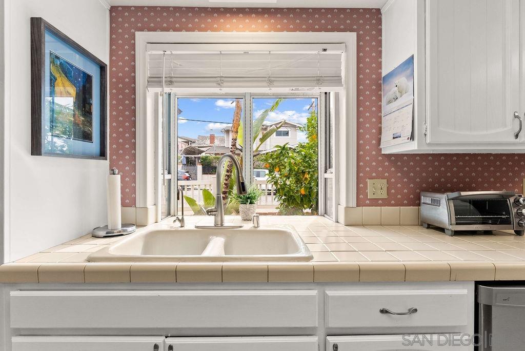 Detail Gallery Image 11 of 32 For 7303  Eads Ave, La Jolla,  CA 92037 - 3 Beds | 3 Baths