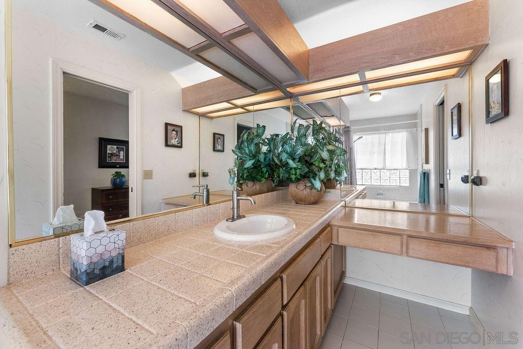 Detail Gallery Image 26 of 32 For 7303  Eads Ave, La Jolla,  CA 92037 - 3 Beds | 3 Baths