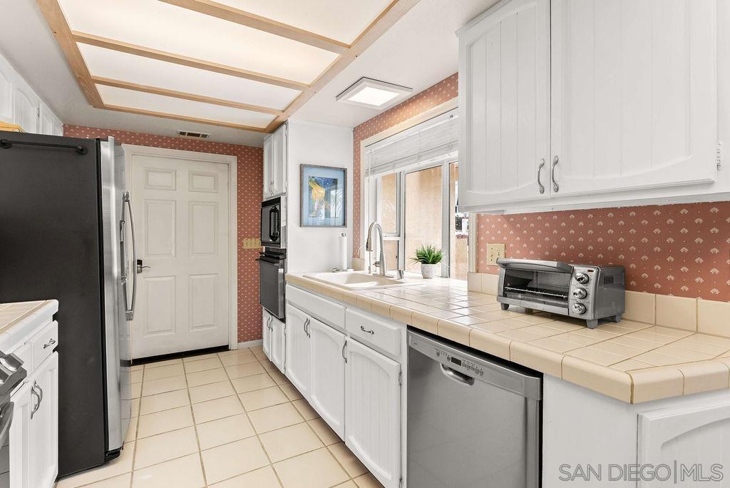 Detail Gallery Image 10 of 32 For 7303  Eads Ave, La Jolla,  CA 92037 - 3 Beds | 3 Baths