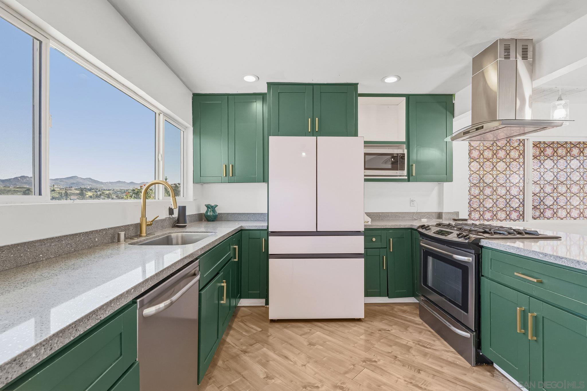 Detail Gallery Image 2 of 31 For 8553  Gardena Rd, Lakeside,  CA 92040 - 3 Beds | 3/1 Baths