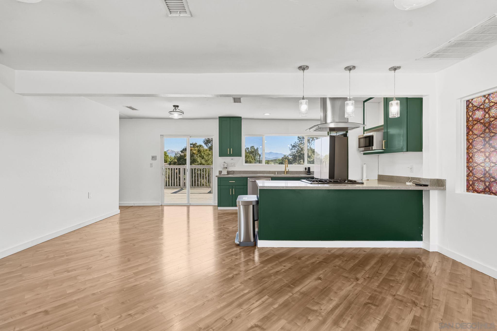 Detail Gallery Image 7 of 31 For 8553  Gardena Rd, Lakeside,  CA 92040 - 3 Beds | 3/1 Baths