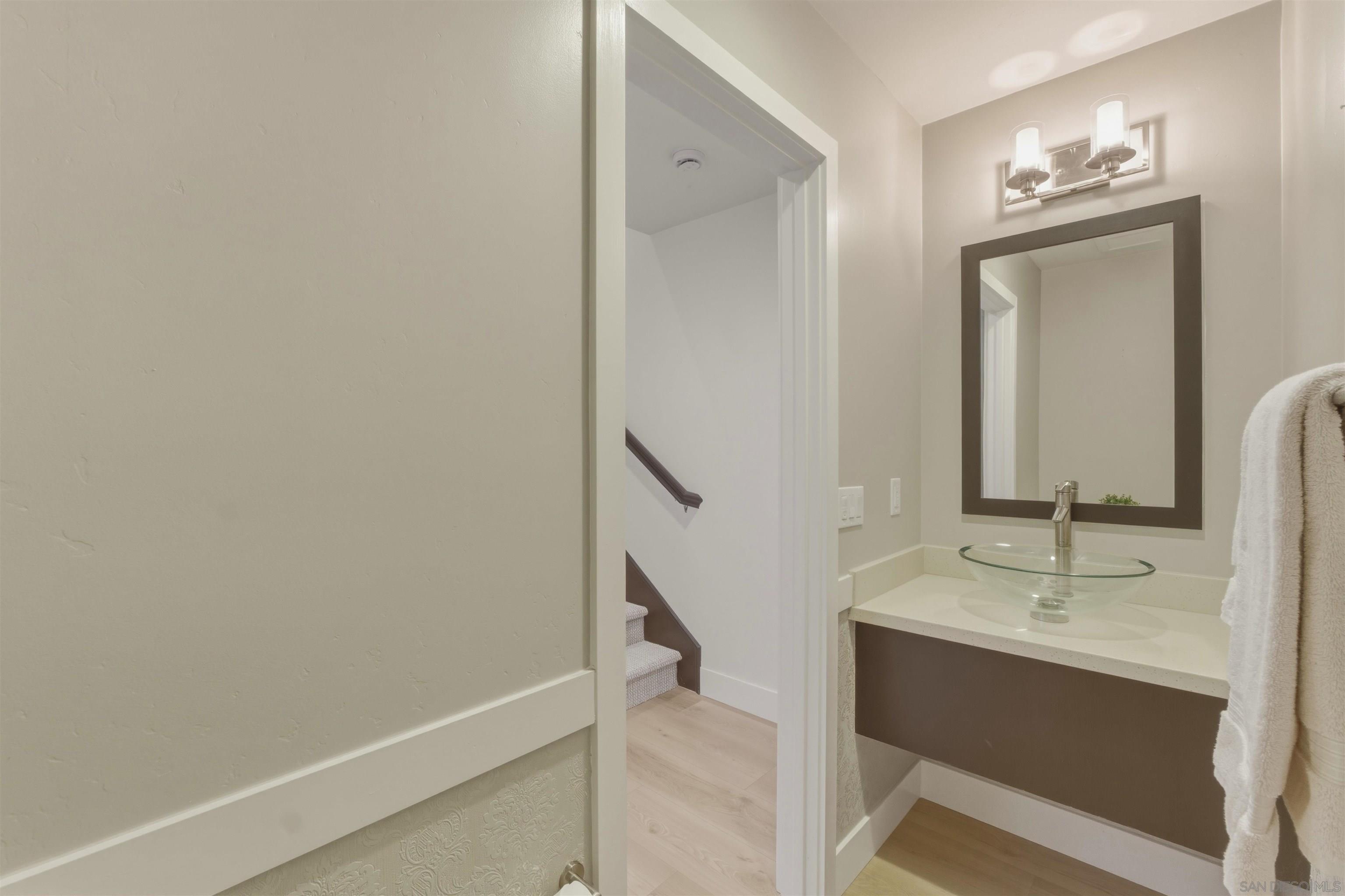 Detail Gallery Image 12 of 34 For 1634  Fairlead Avenue, Carlsbad,  CA 92011 - 3 Beds | 2/1 Baths