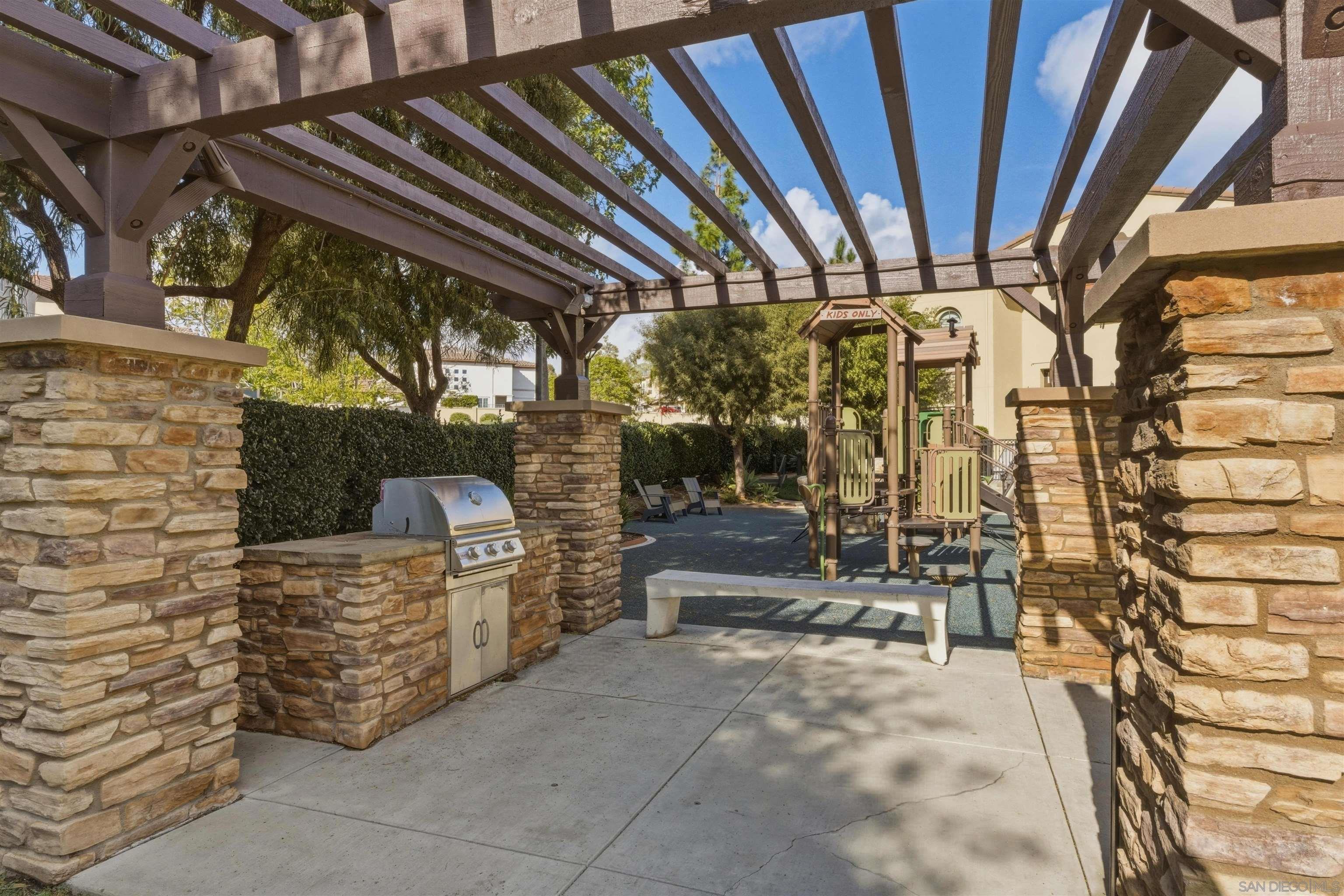 Detail Gallery Image 33 of 34 For 1634  Fairlead Avenue, Carlsbad,  CA 92011 - 3 Beds | 2/1 Baths