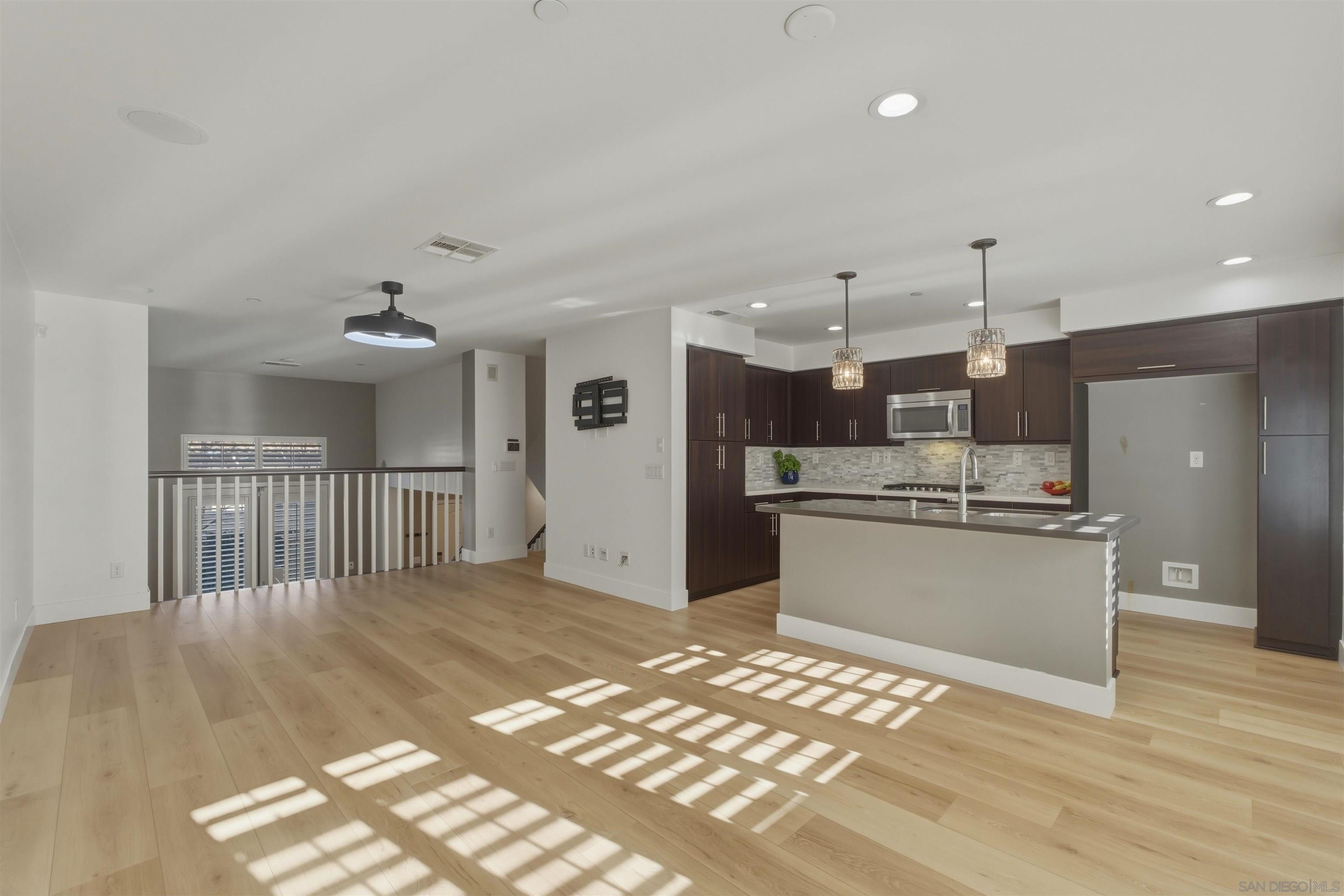 Detail Gallery Image 6 of 34 For 1634  Fairlead Avenue, Carlsbad,  CA 92011 - 3 Beds | 2/1 Baths