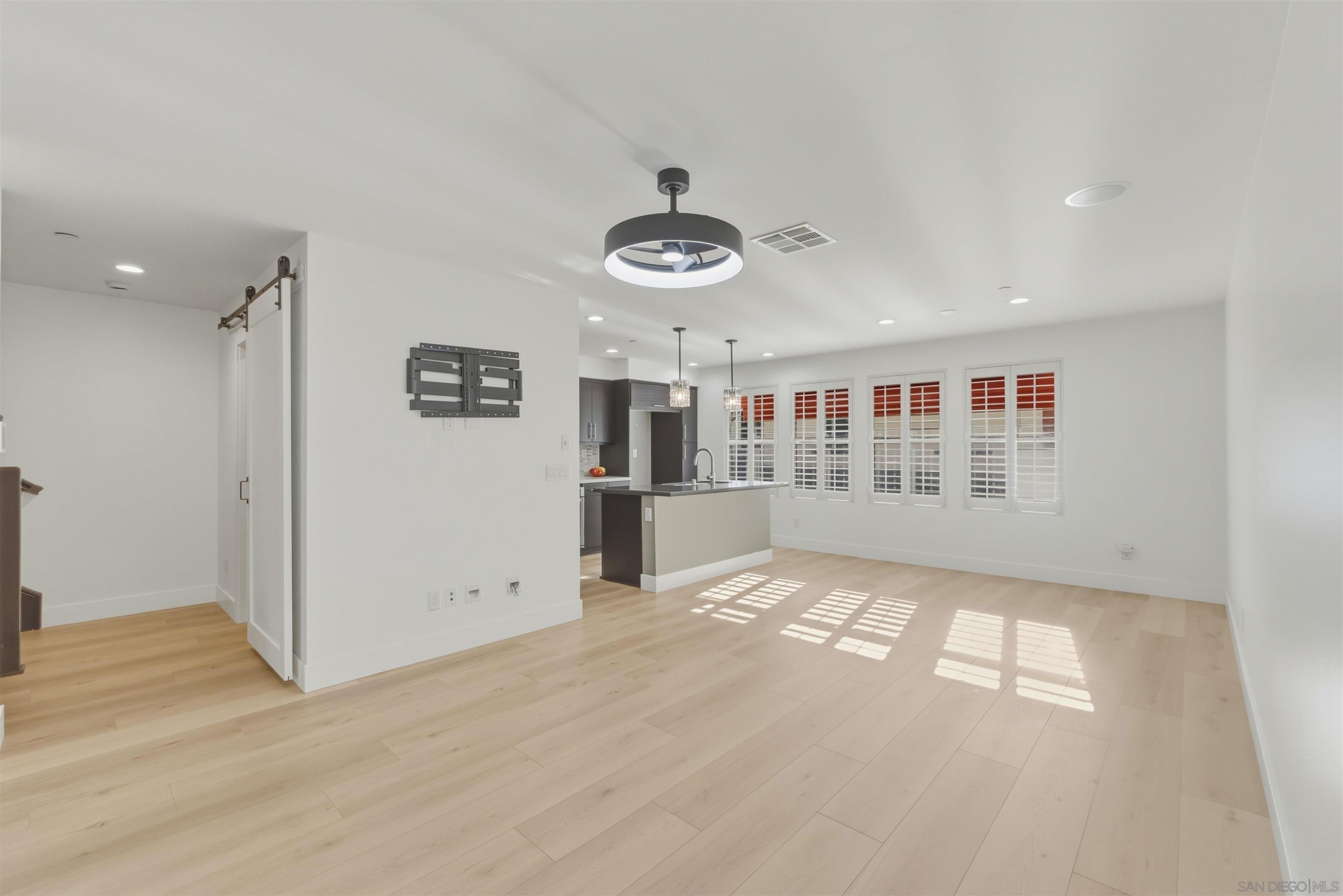 Detail Gallery Image 7 of 34 For 1634  Fairlead Avenue, Carlsbad,  CA 92011 - 3 Beds | 2/1 Baths