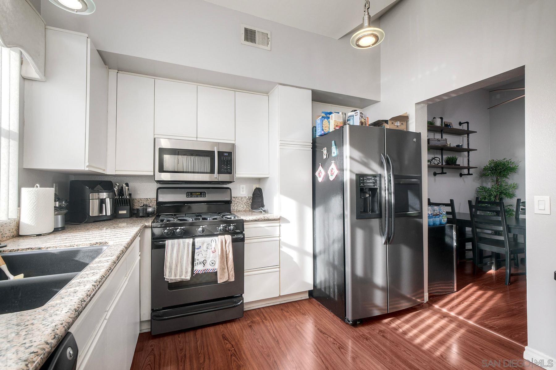 Detail Gallery Image 15 of 29 For 11077  Scripps Ranch Boulevard, San Diego,  CA 92131 - 2 Beds | 2 Baths