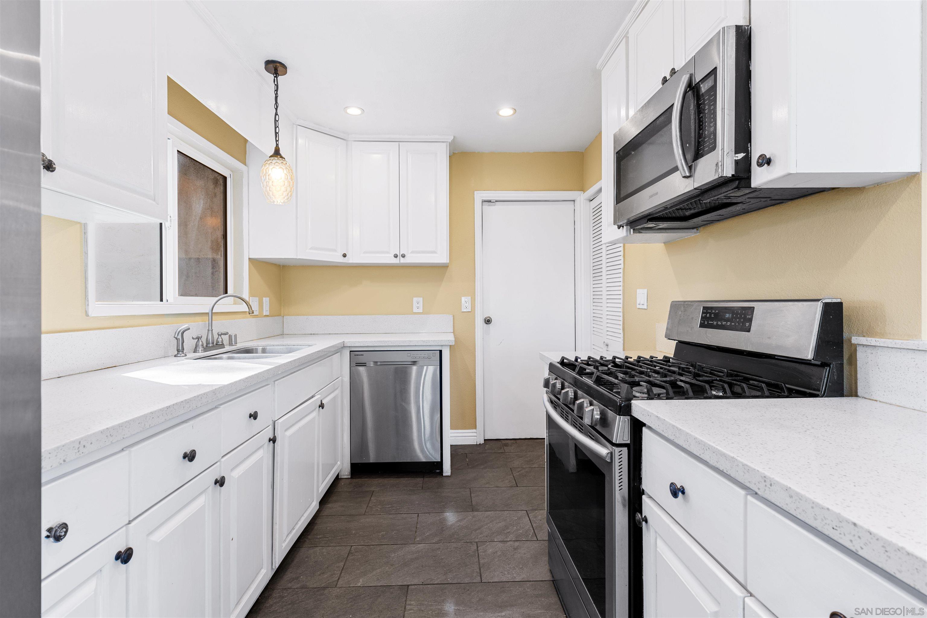 Detail Gallery Image 18 of 44 For 8808  Leigh Avenue, Spring Valley,  CA 91977 - 4 Beds | 2 Baths