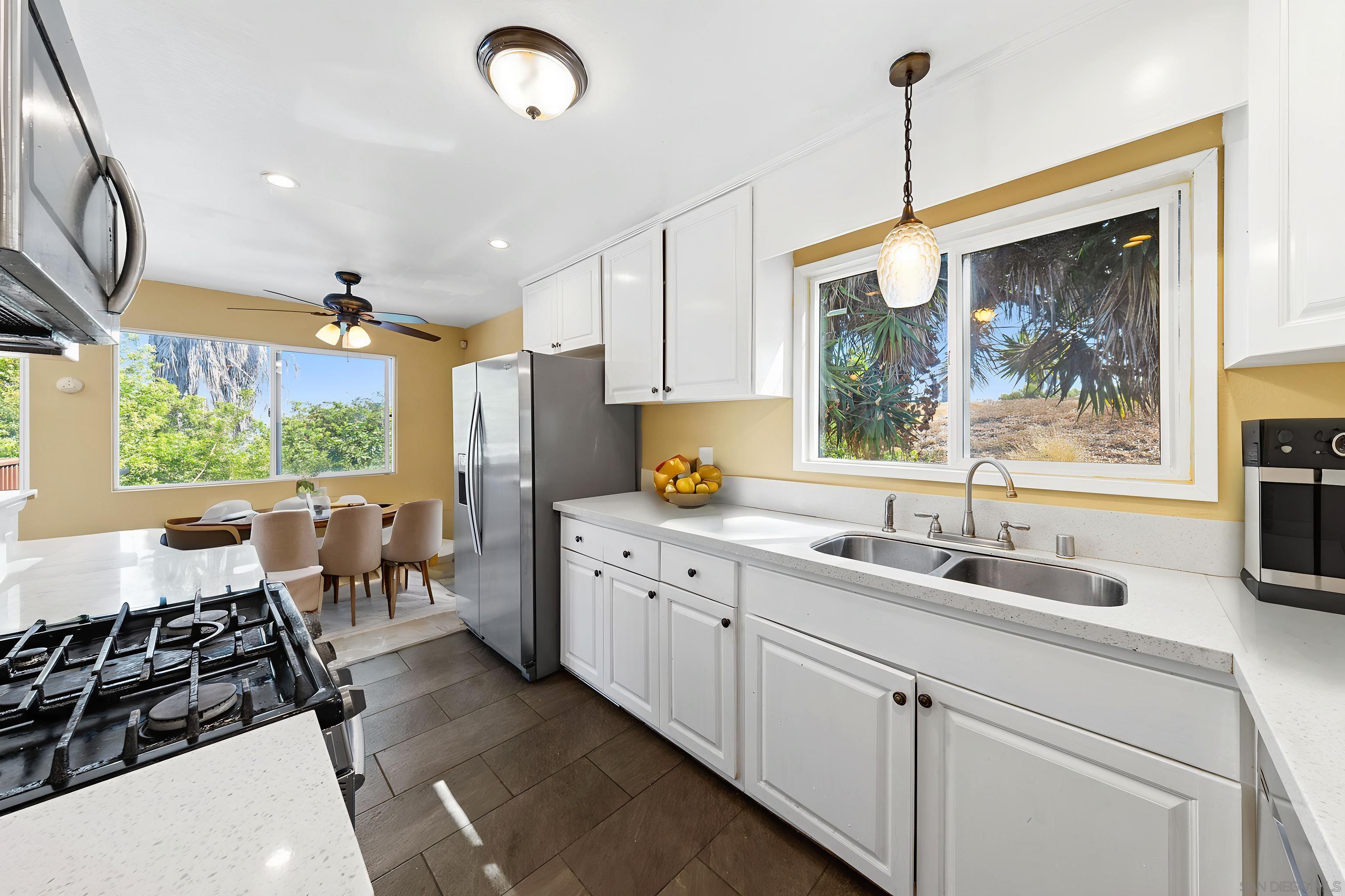 Detail Gallery Image 5 of 44 For 8808  Leigh Avenue, Spring Valley,  CA 91977 - 4 Beds | 2 Baths